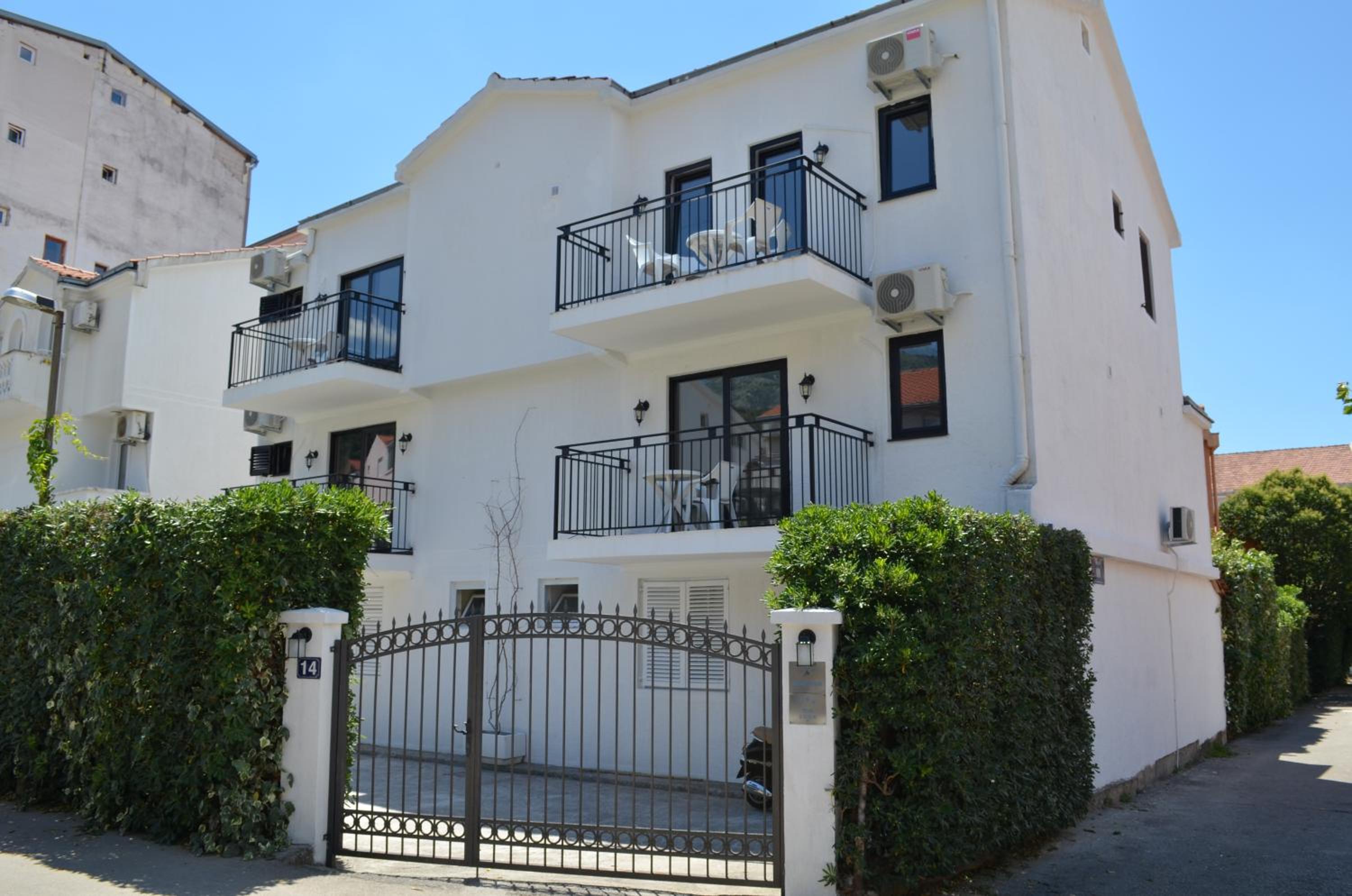 Casablanca Apartments