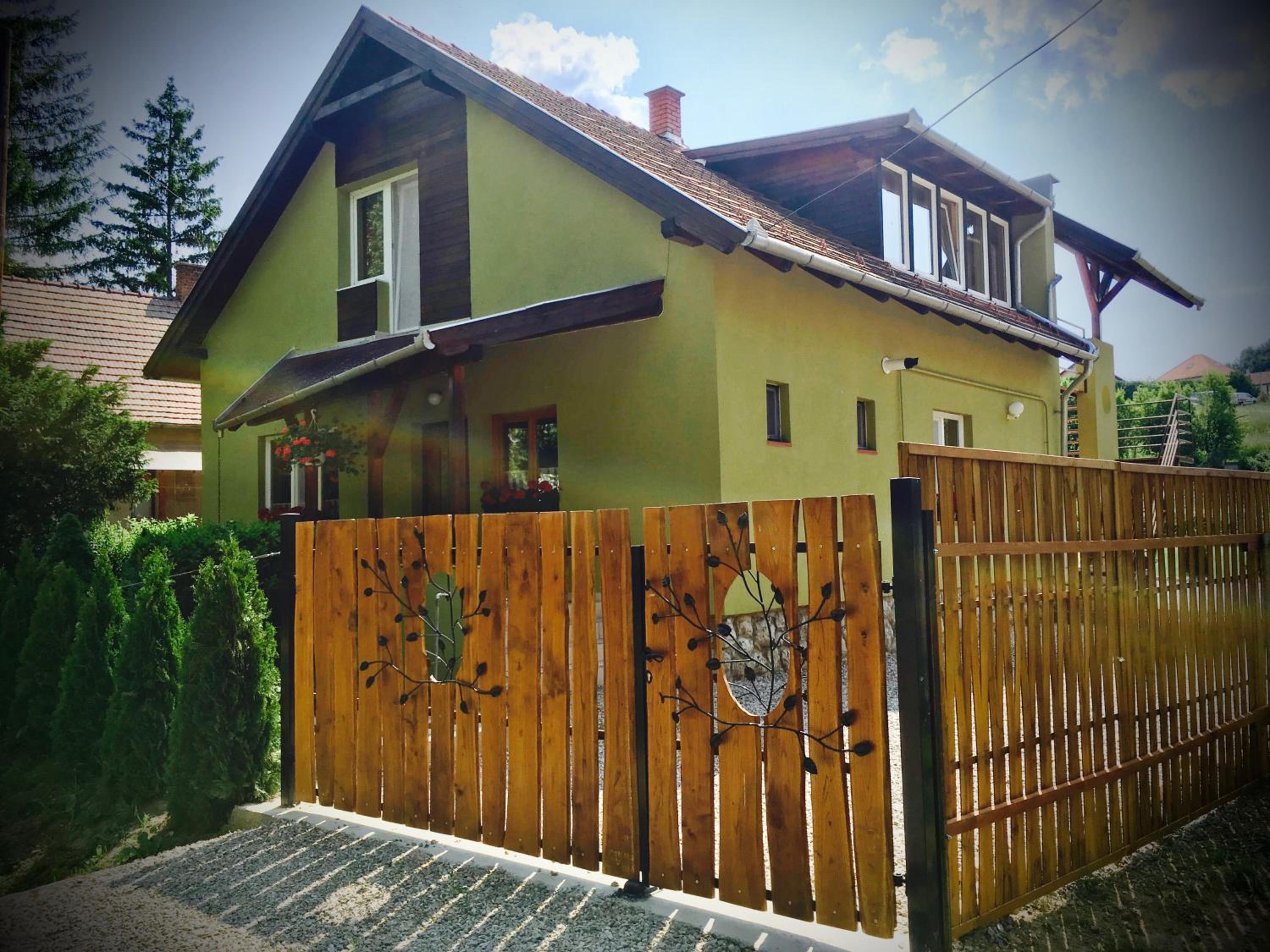 Napospatak Apartmanház view 2