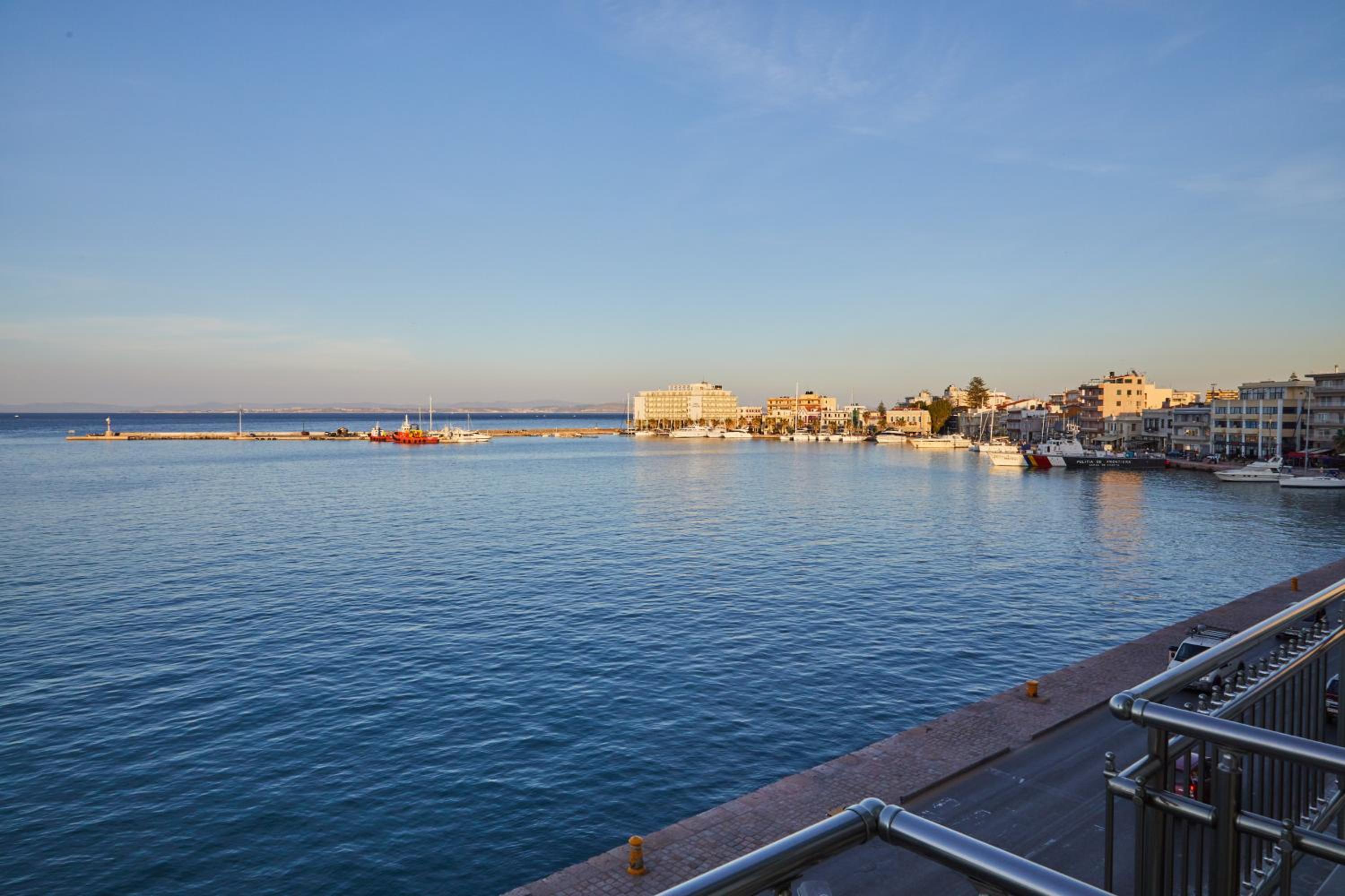Amalia City Rooms view 4