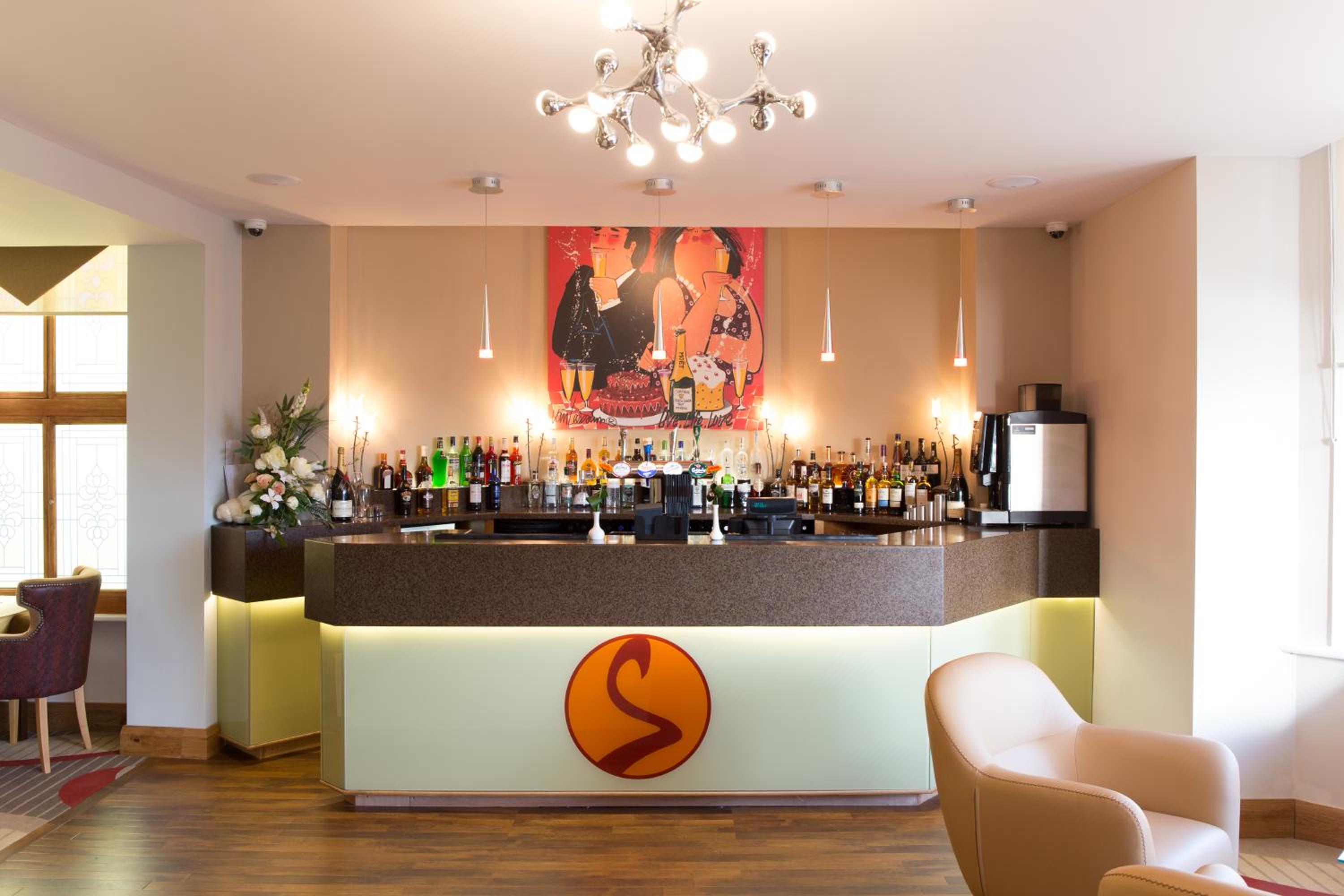 Prom Hotel