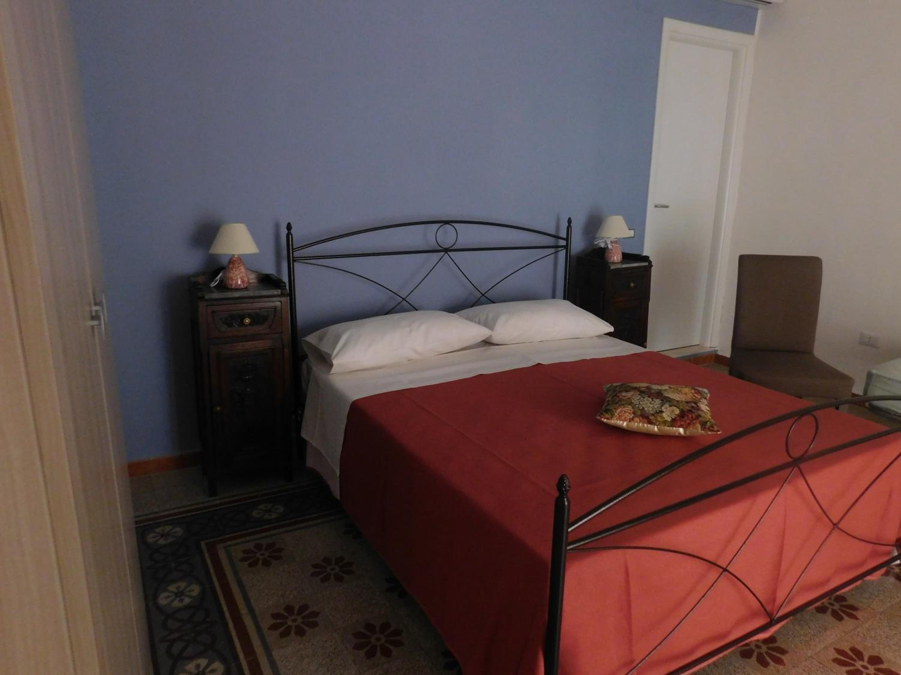 B & B Amore en Vietri — hotel room