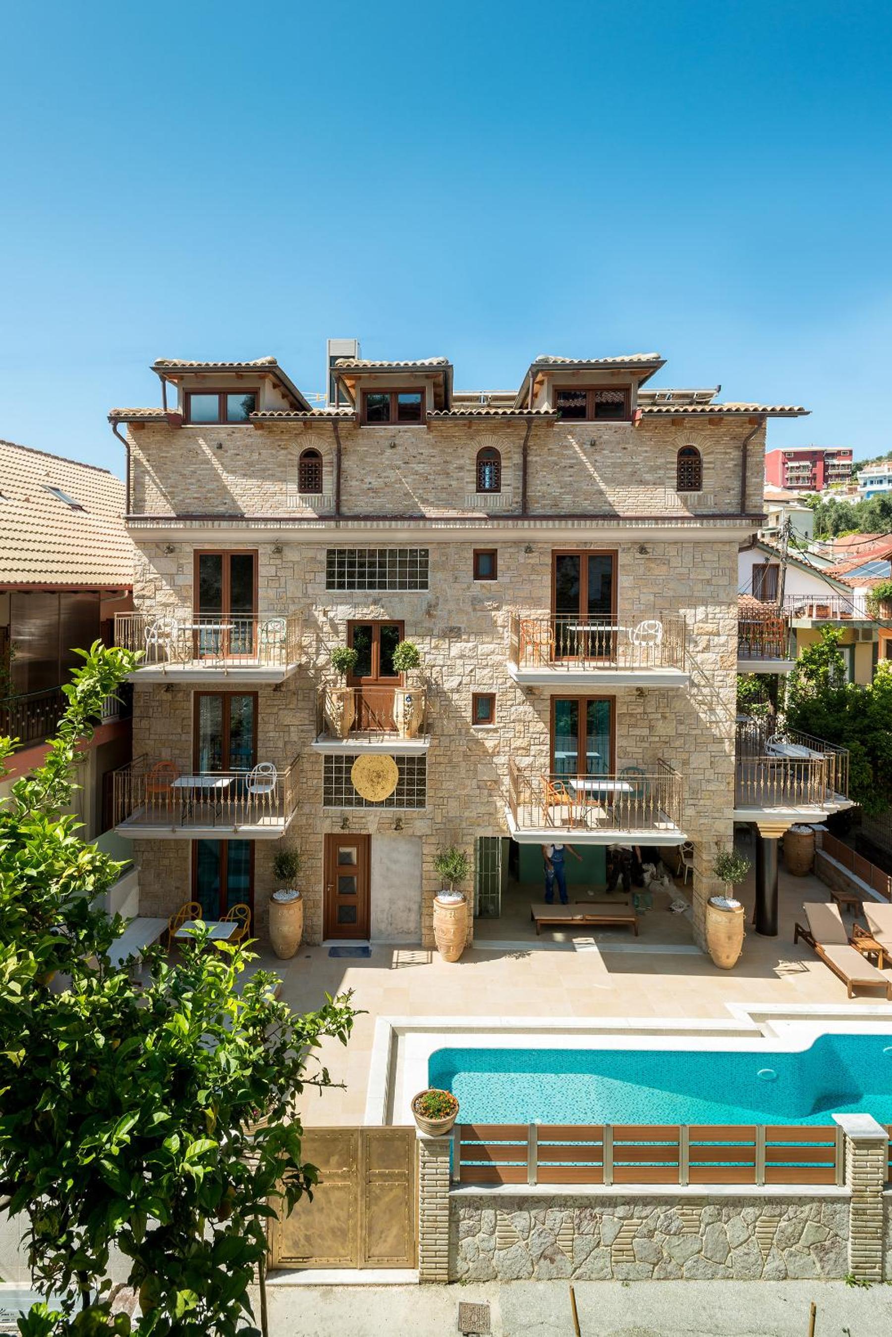 Leda Suites