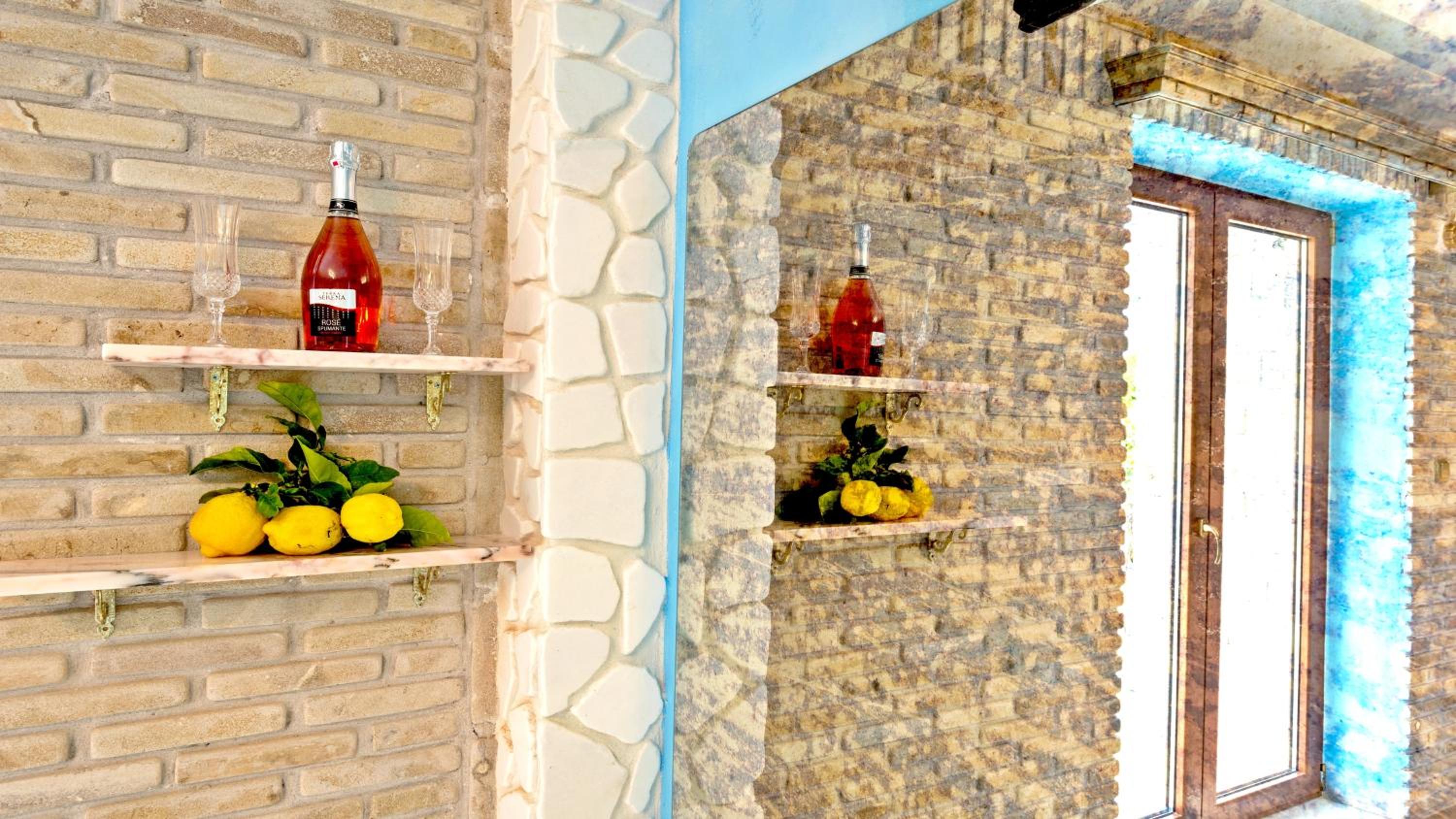 Leda Suites
