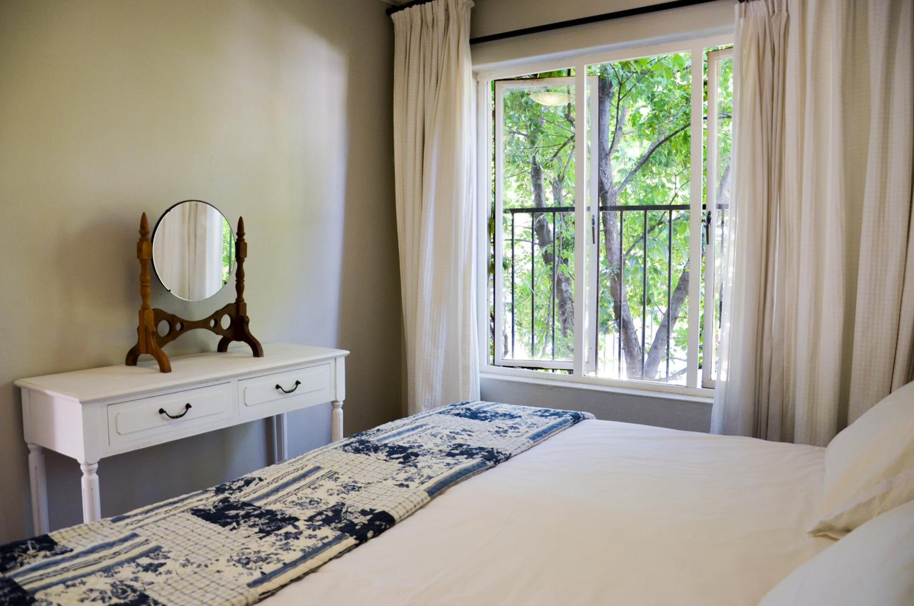 Shepherd's Corner Guest House - Tranquil Boutique Stay in Bryanston