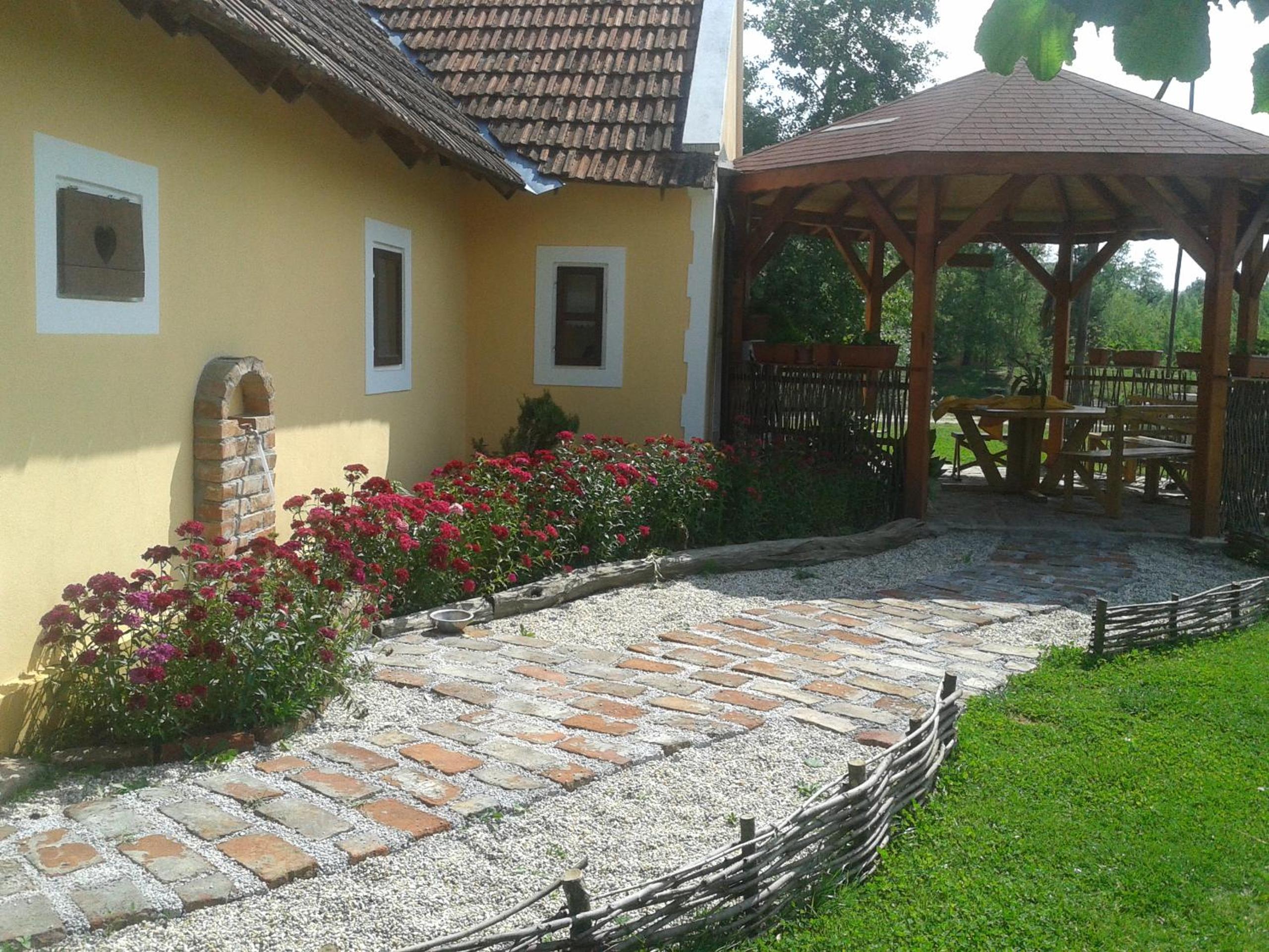 Photo 32