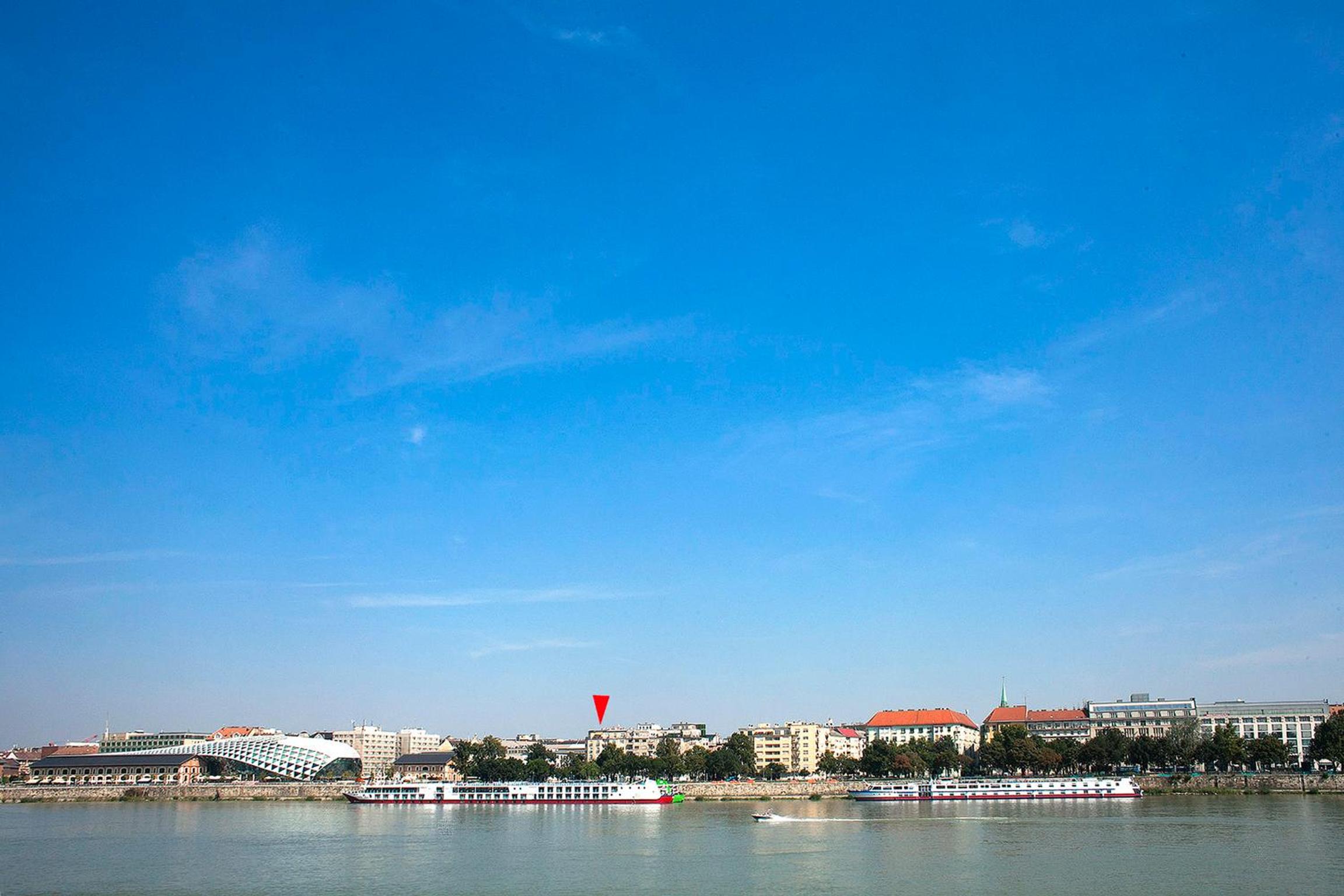 Riverside Panorama Apartment view 4