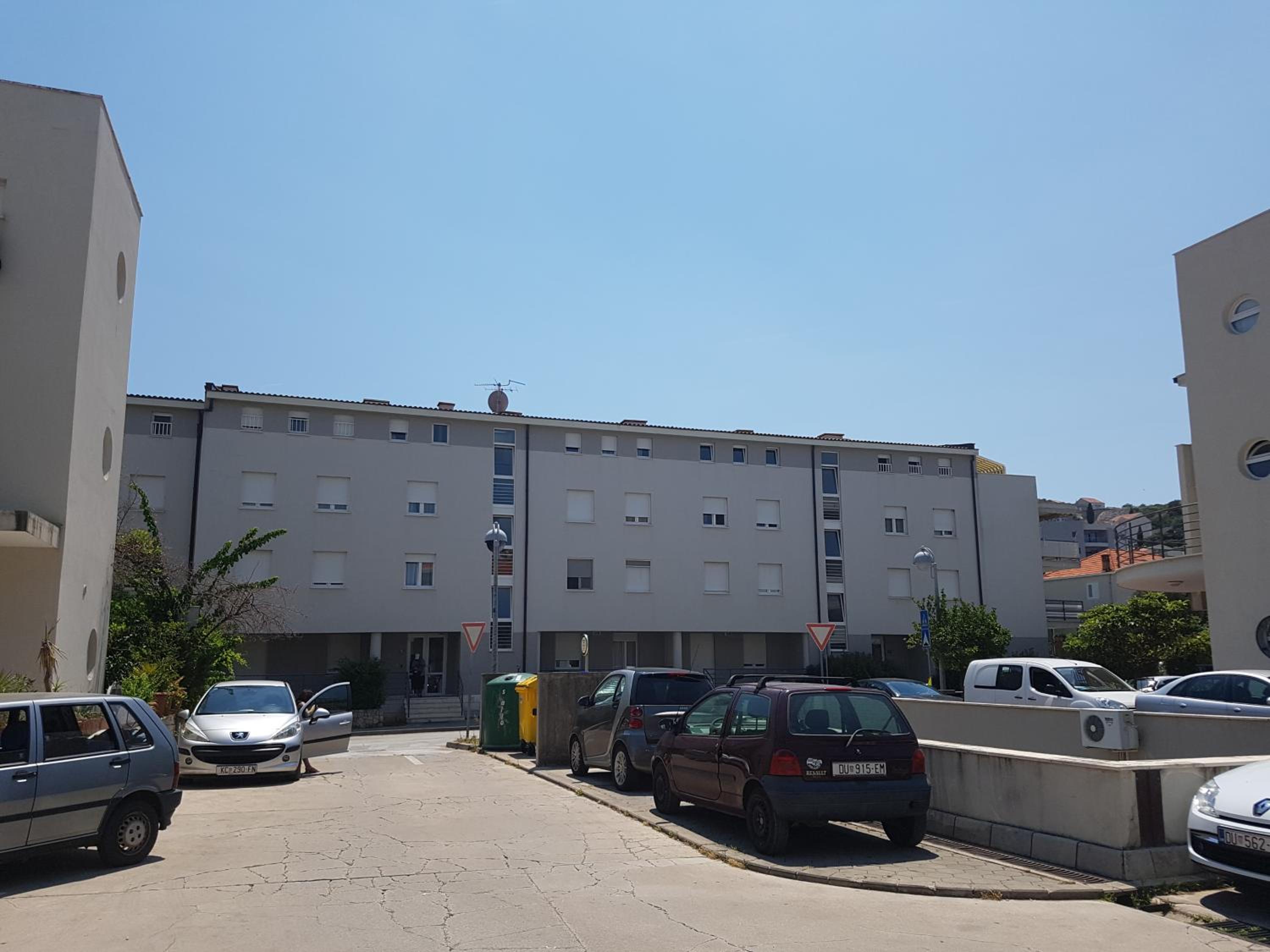 Ban Apartment