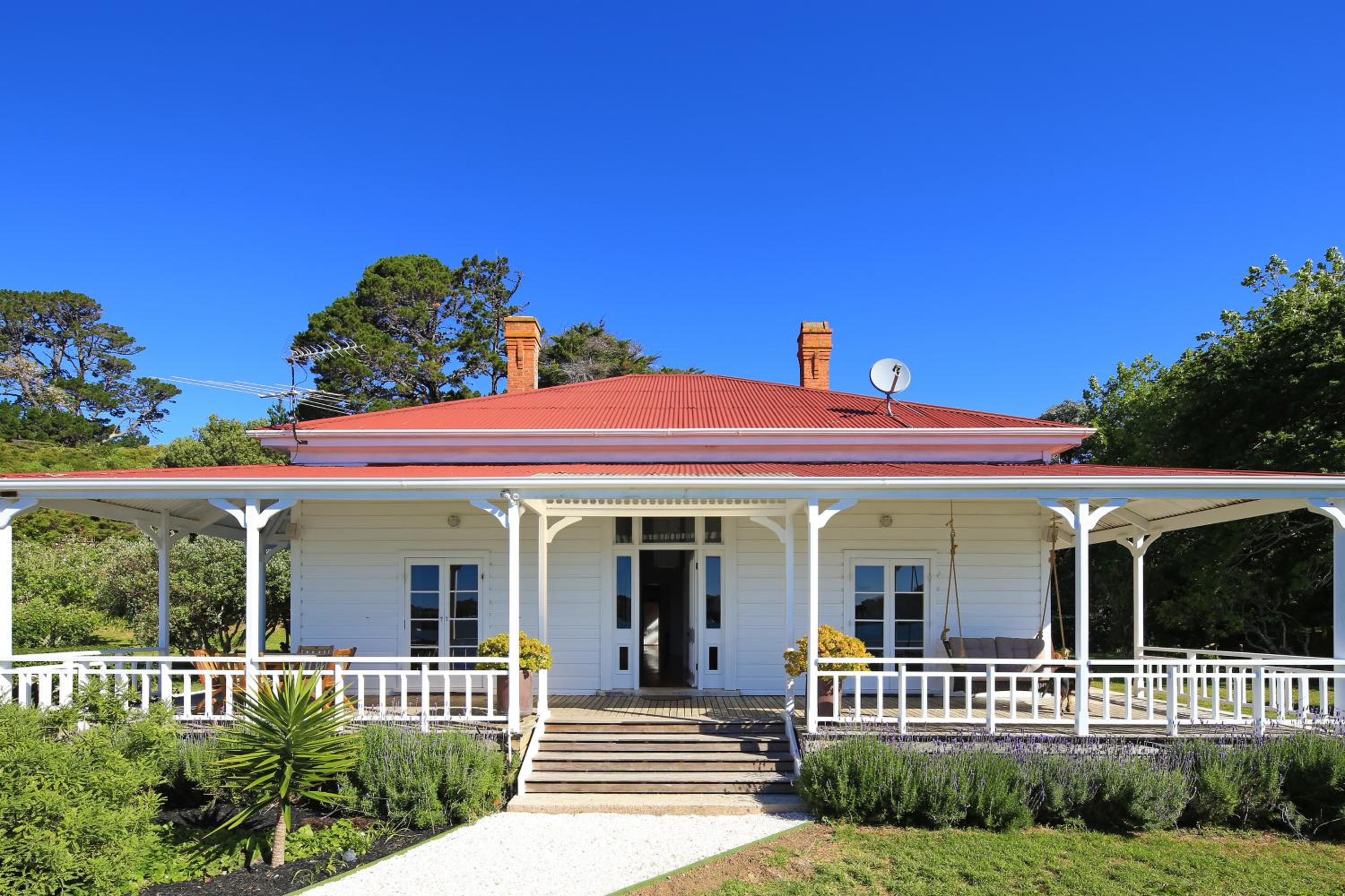 Oakura Bay Villa - Stay Waiheke view 2
