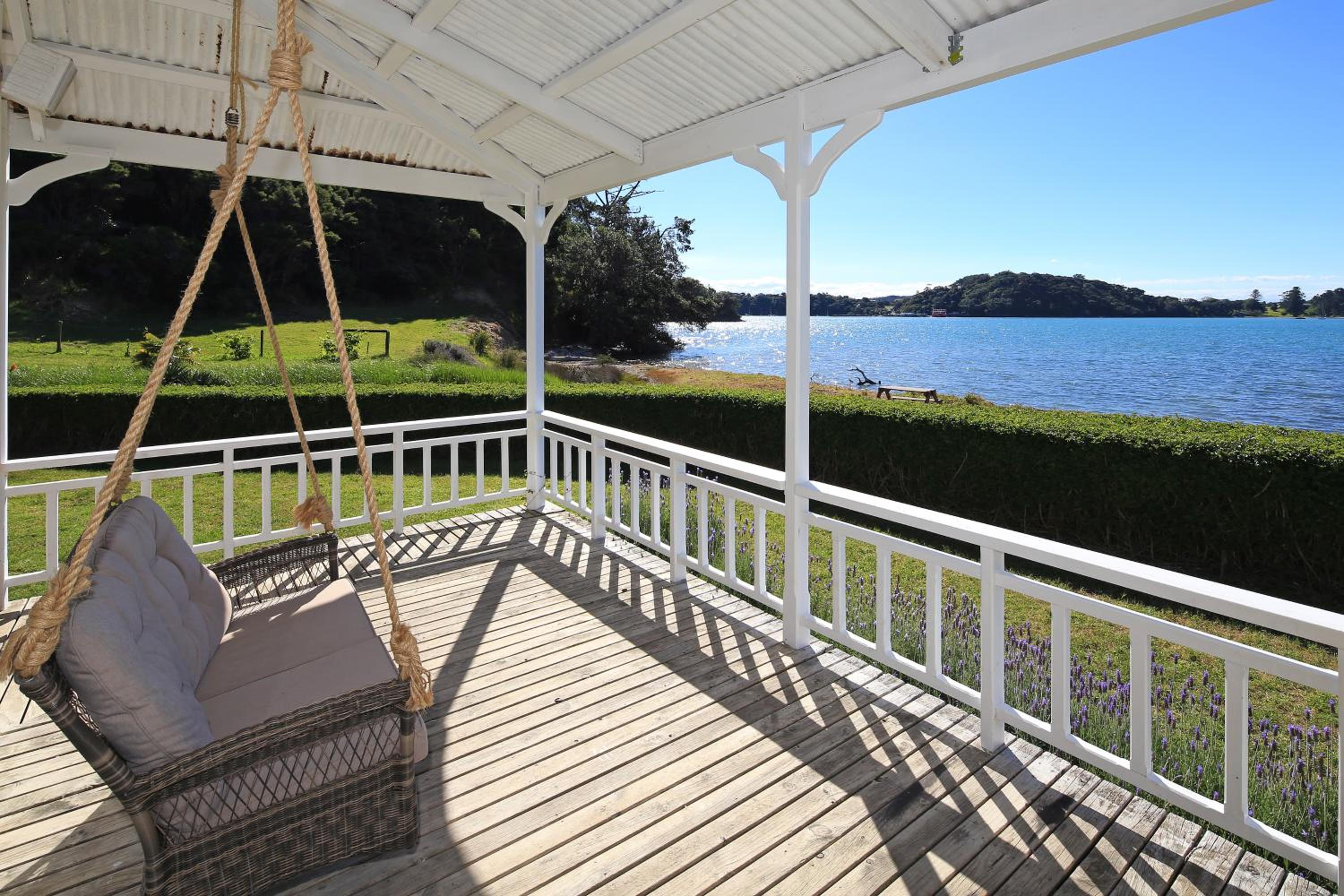 Oakura Bay Villa - Stay Waiheke view 3