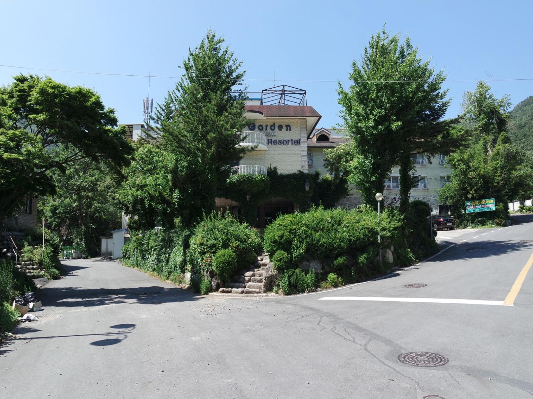 Sorak Garden Resortel view 4