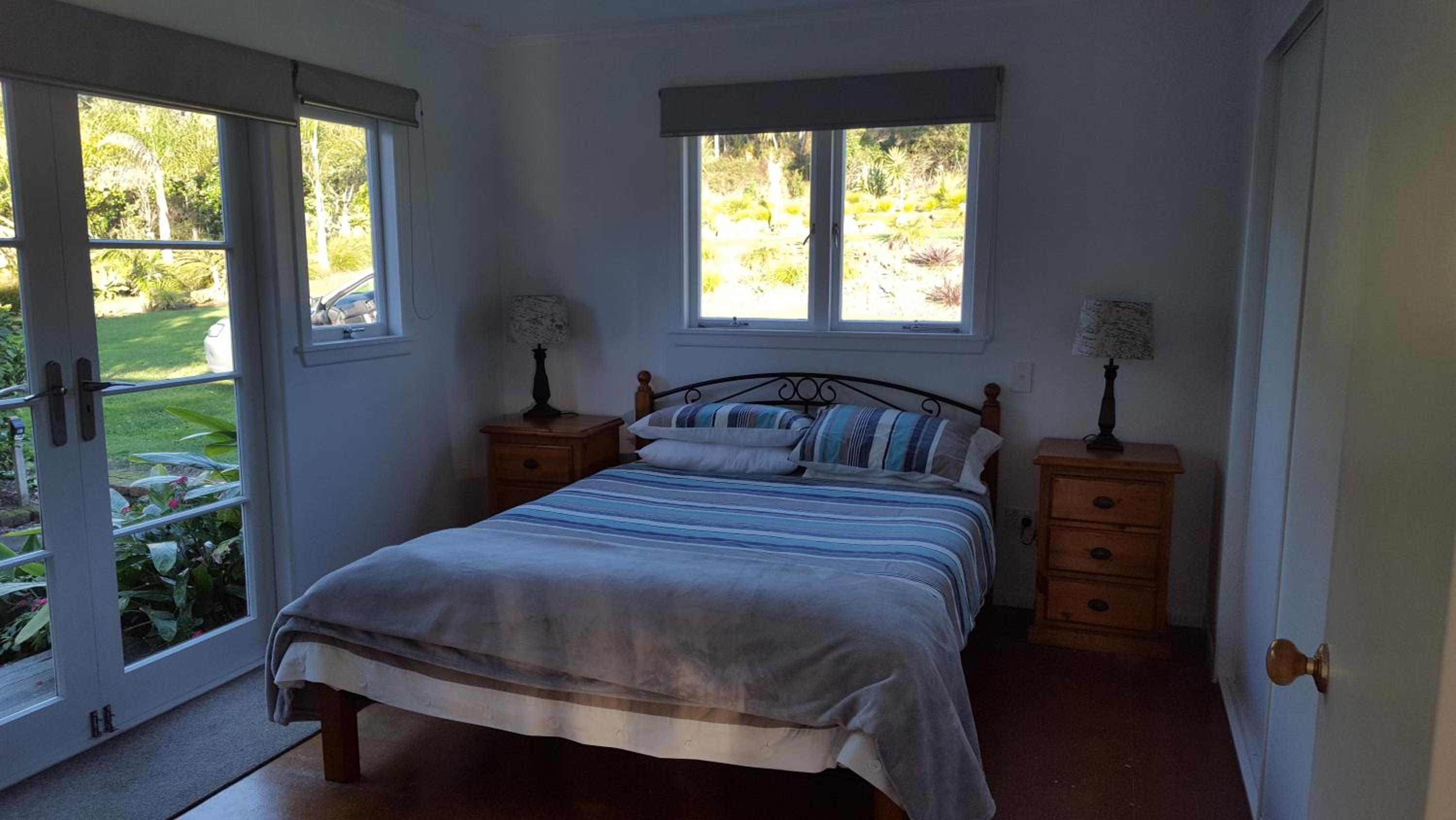 Hot Water Beach Surf Sound Cottage view 5
