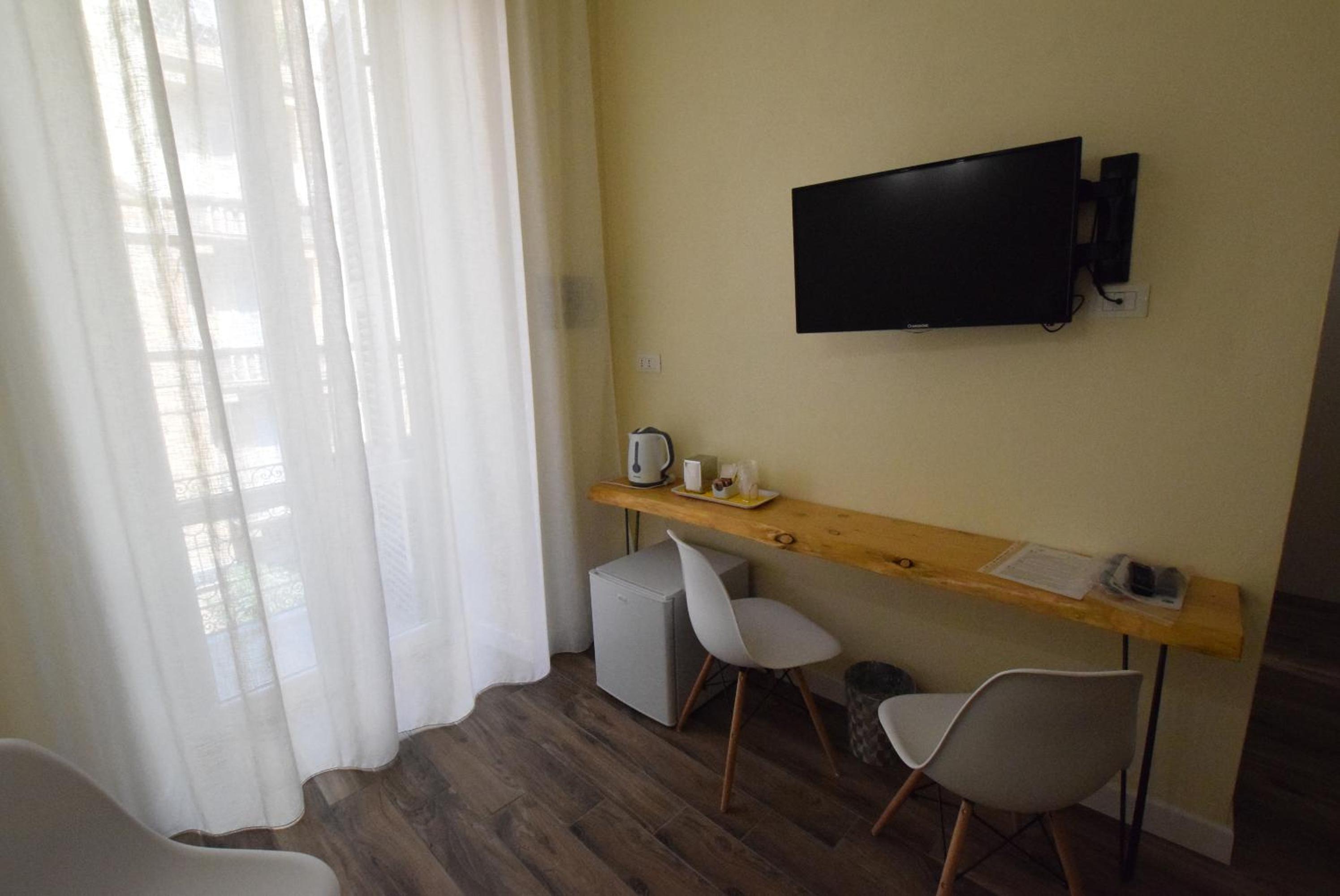 Colors of Cinque Terre - Guest House