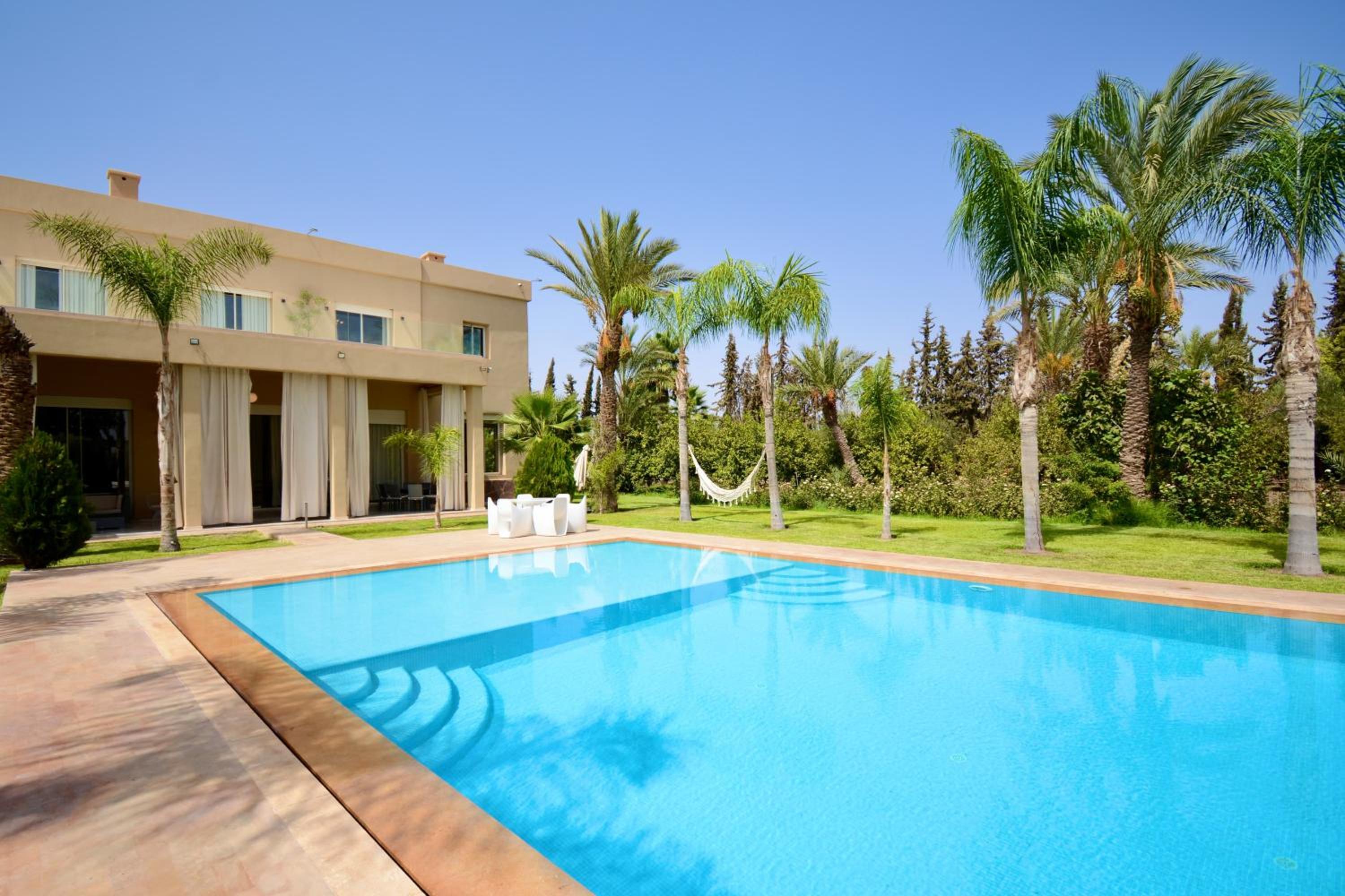 Villa L'MNAM 1400m2 construit 1ha de terrain