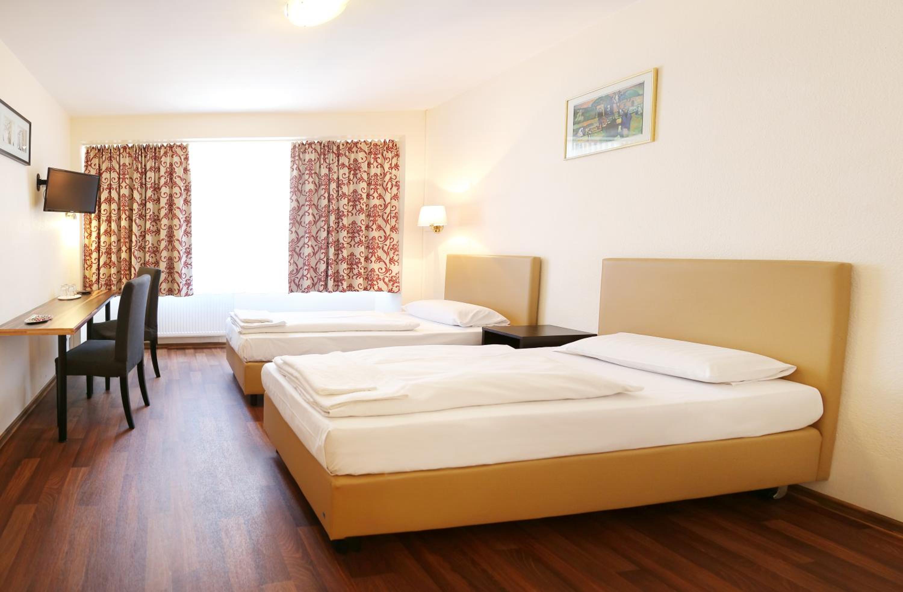 Pension Alpha - Frankfurt City Central Station - Property Image 28