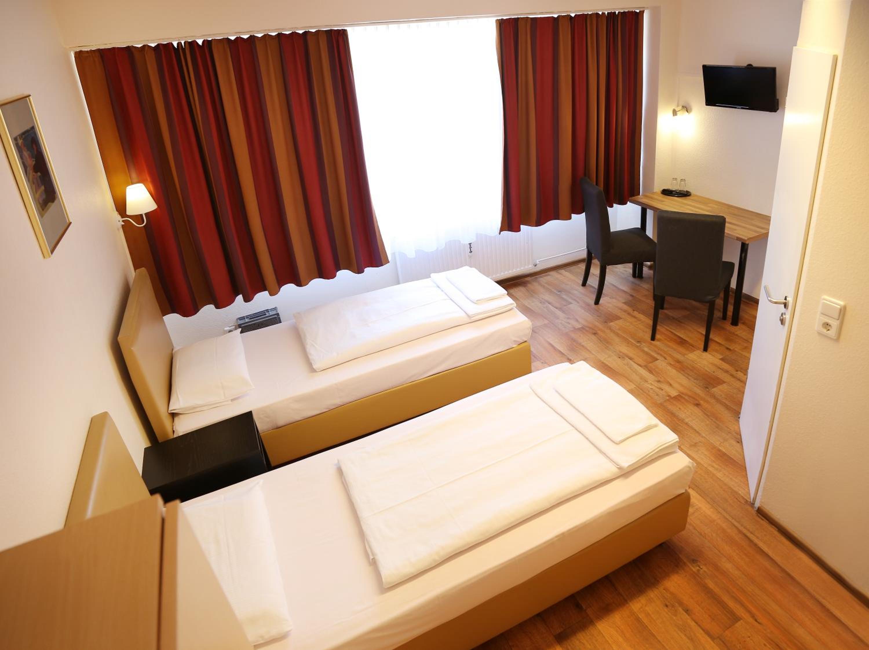 Pension Alpha - Frankfurt City Central Station - Property Image 33