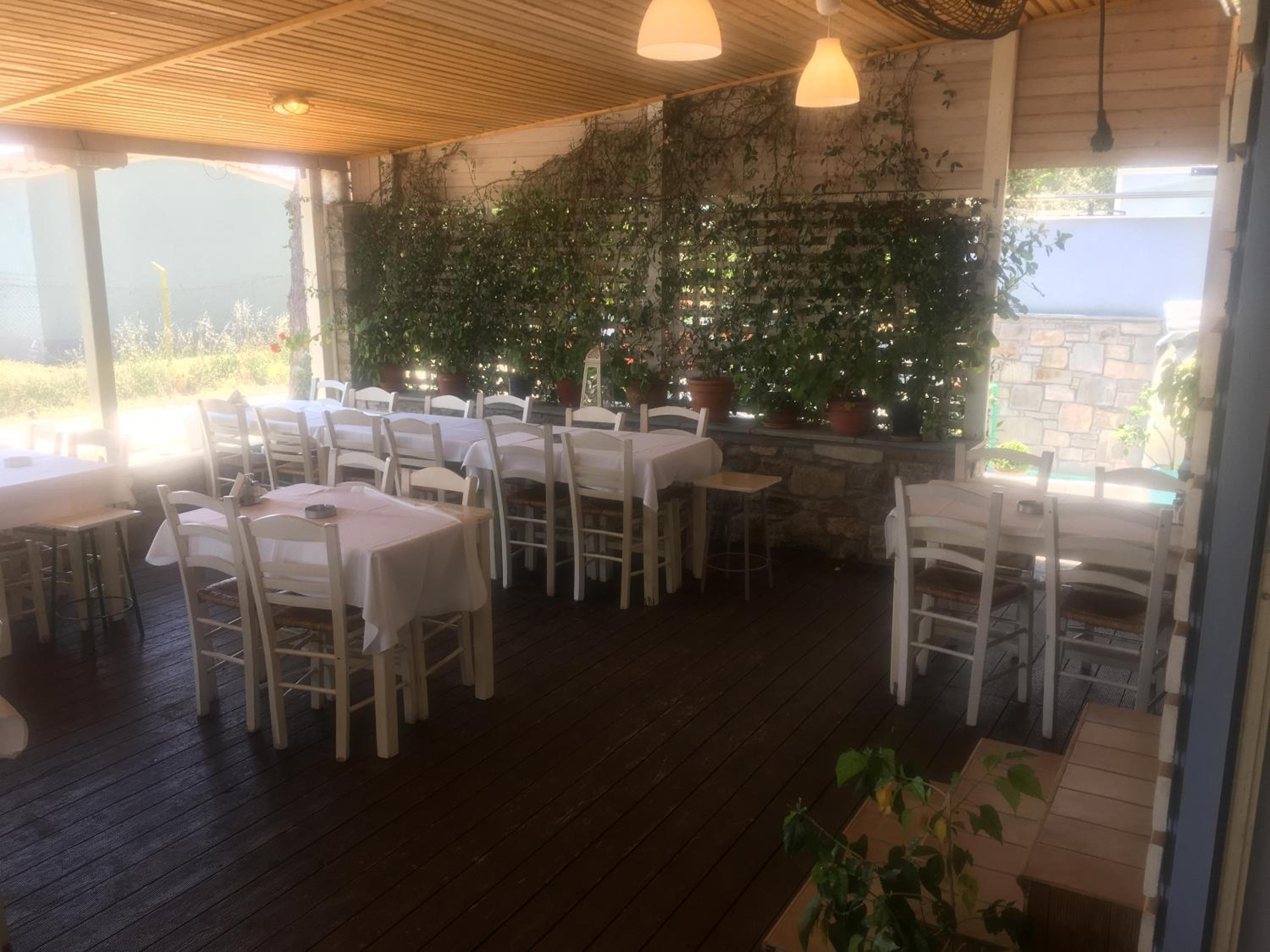 Isalos Suites
