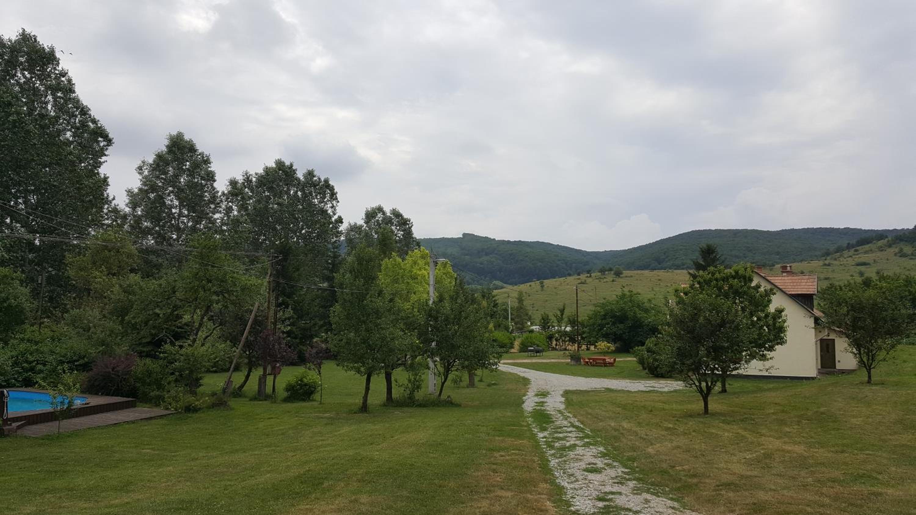 Photo 33
