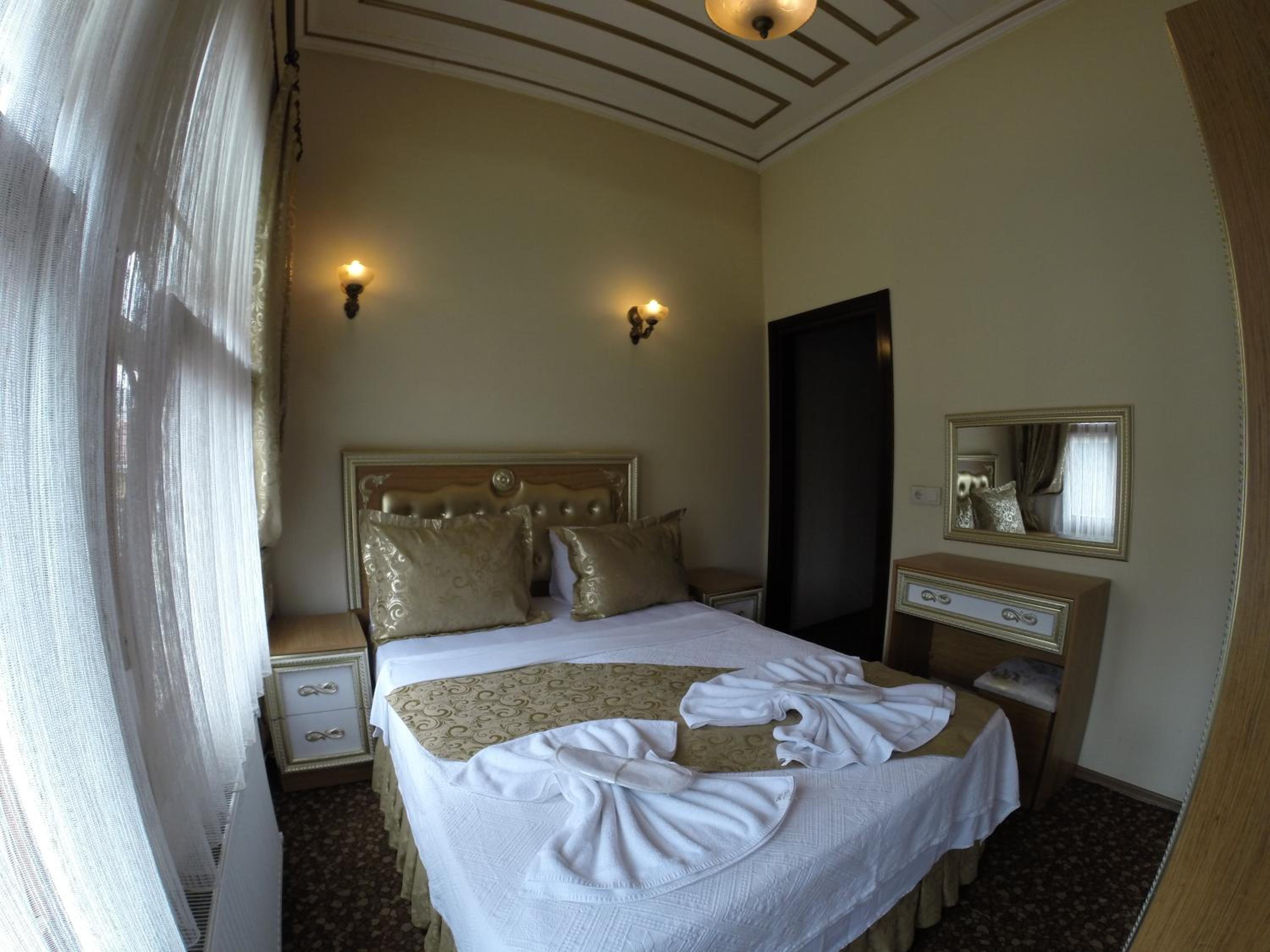 Blue Eye Suites
