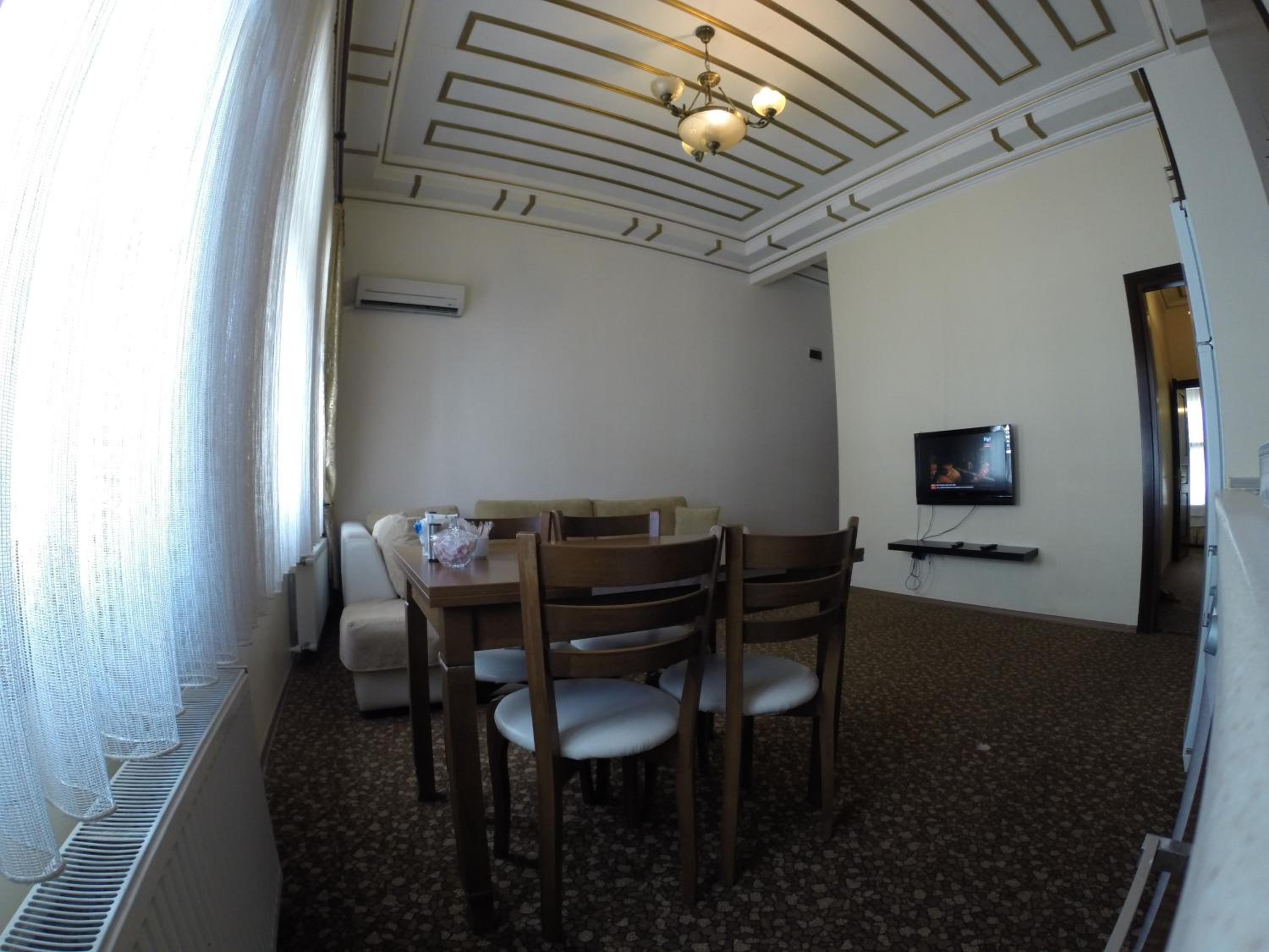 Blue Eye Suites