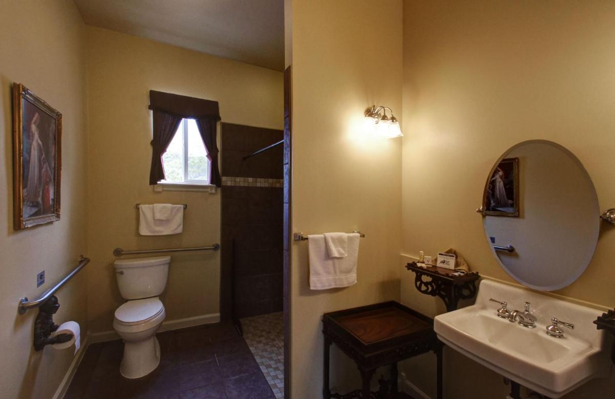 Lions Gate Manor