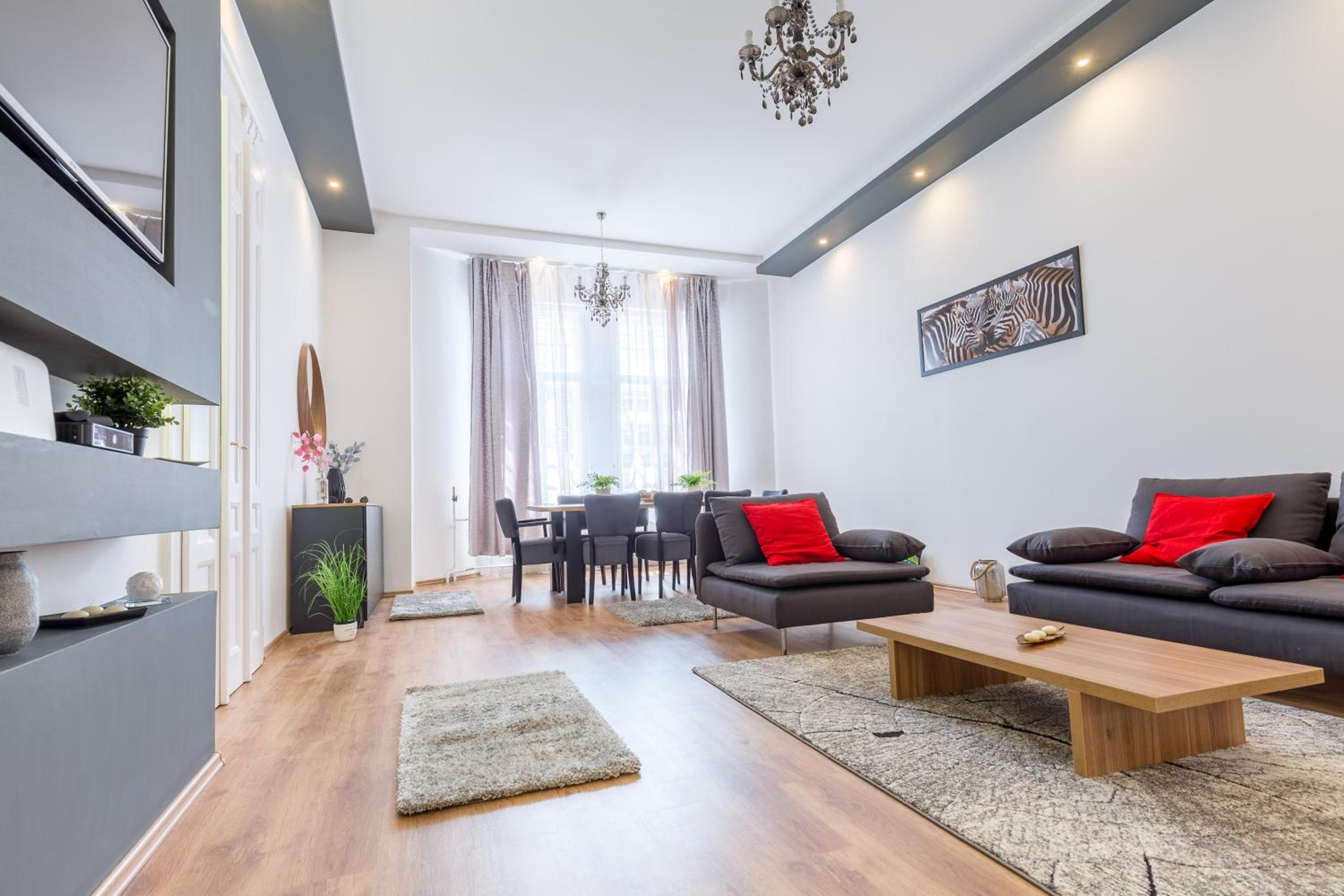 Real Apartments Zichy view 3