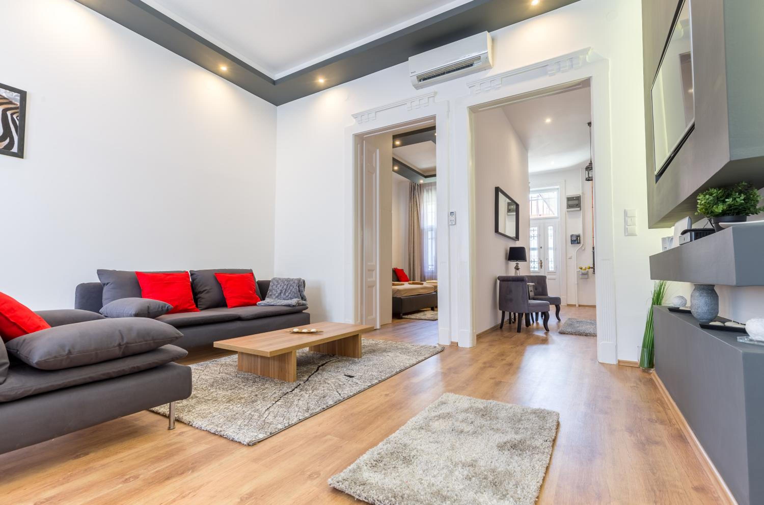 Real Apartments Zichy view 4