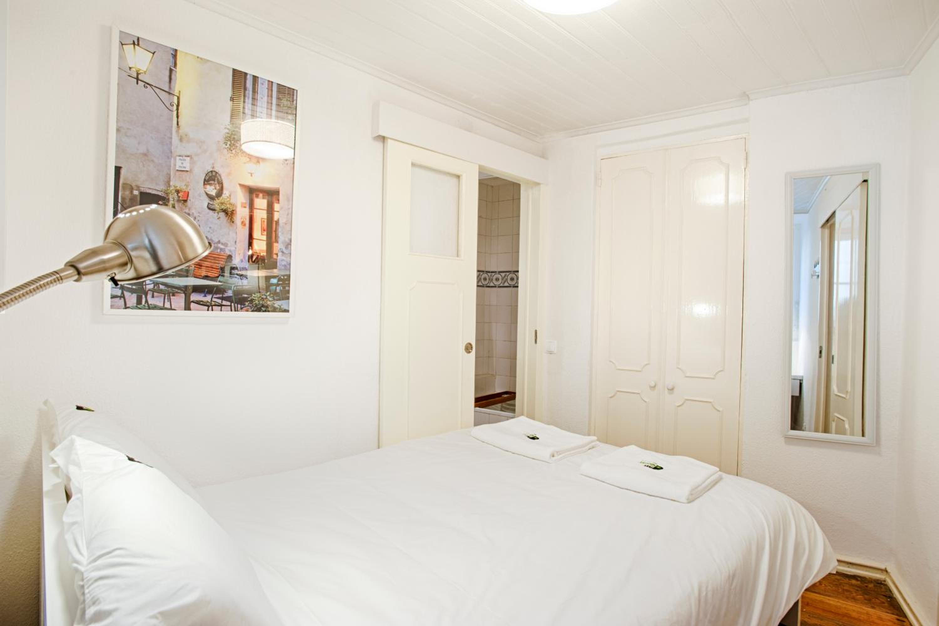 BmyGuest - Mouraria Central Apartment II view 2