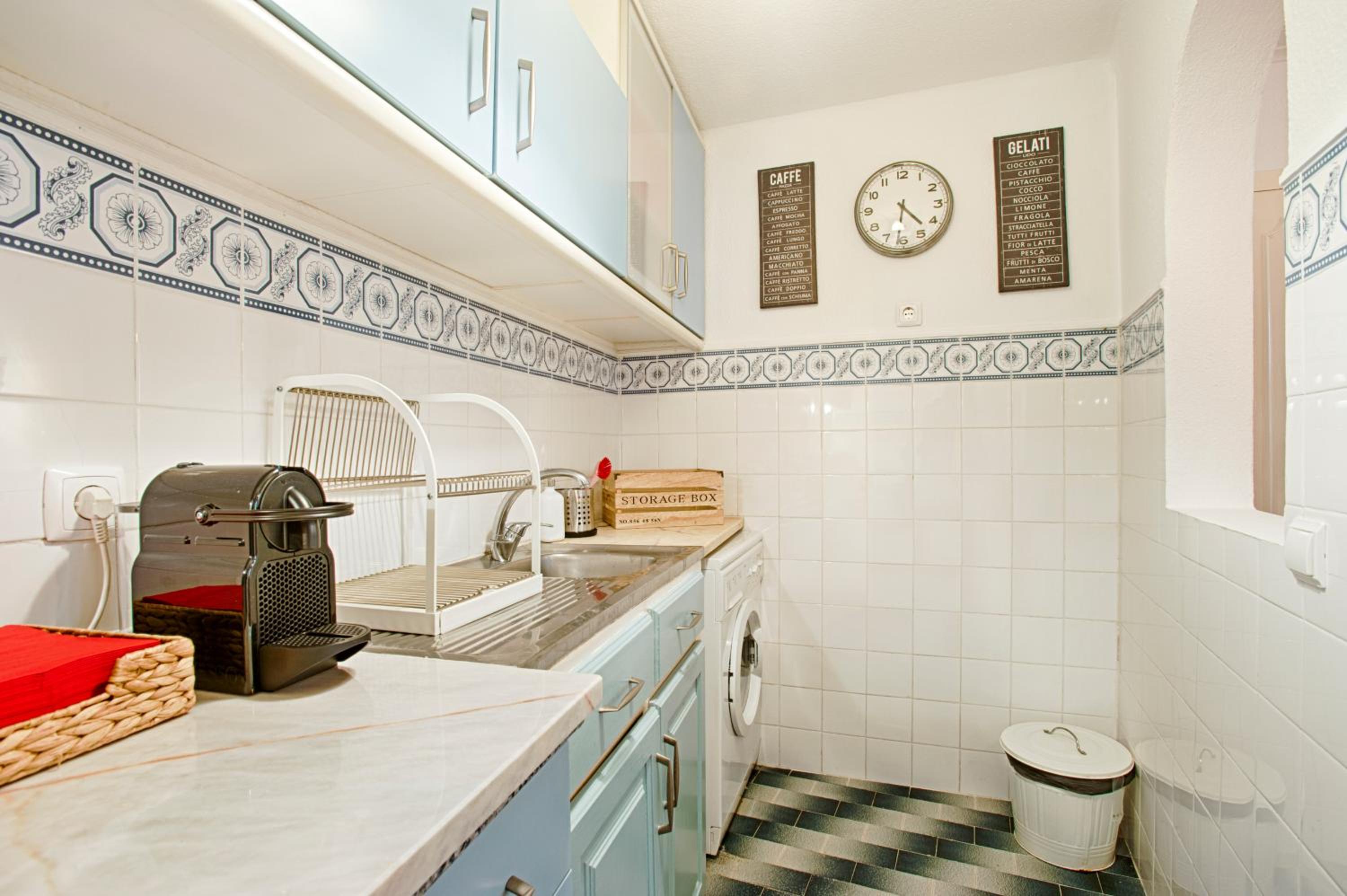 BmyGuest - Mouraria Central Apartment II view 3
