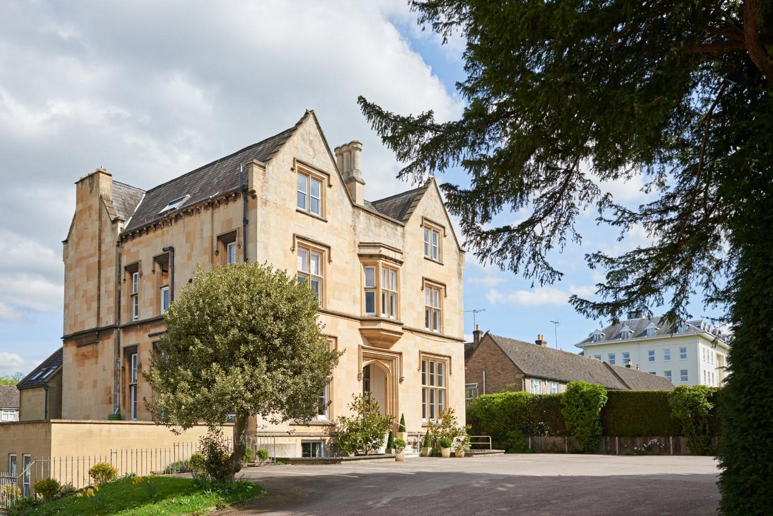 Hotel Cotswold Grange - Image 1