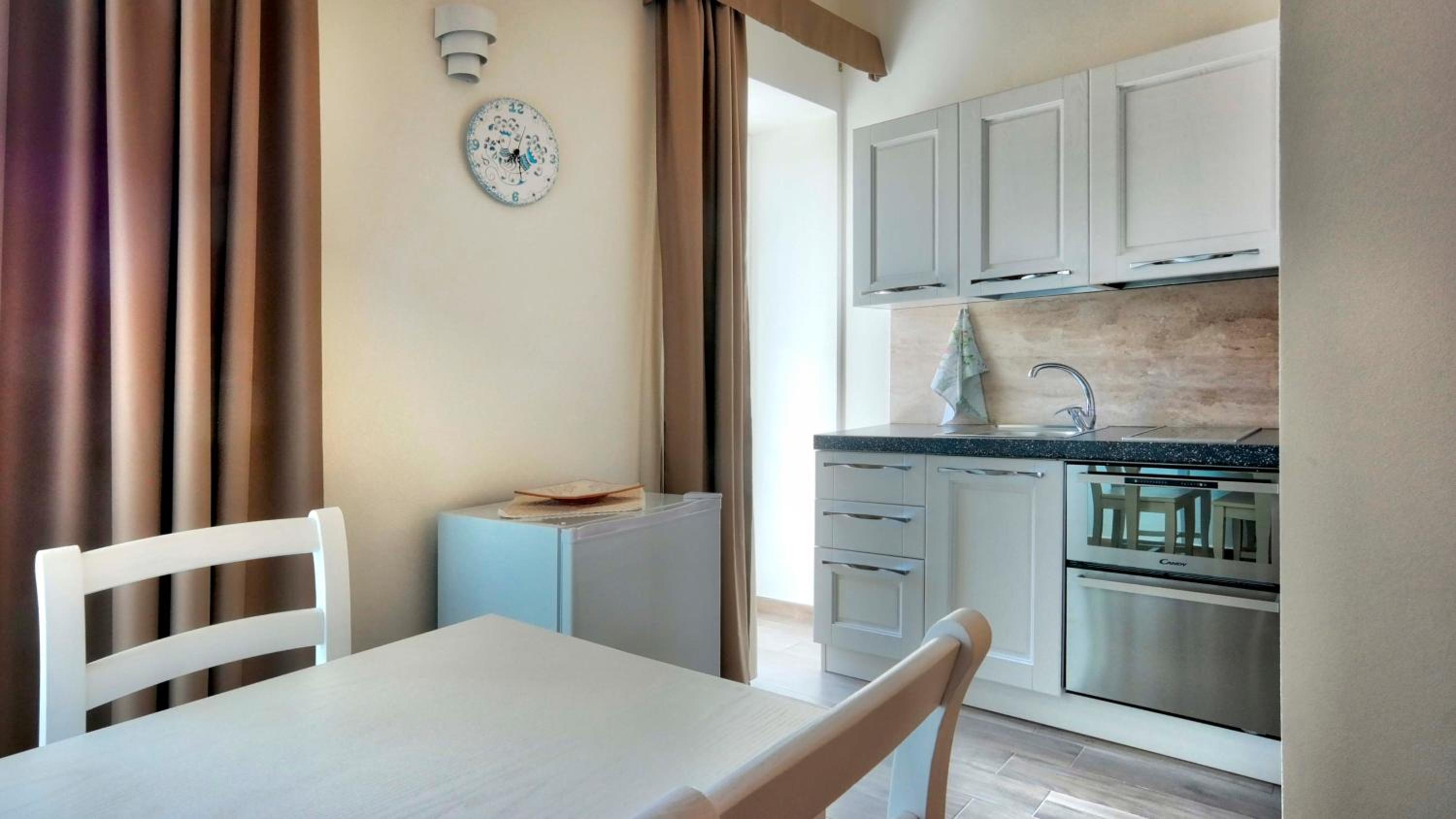 Smart Suite & Apartments