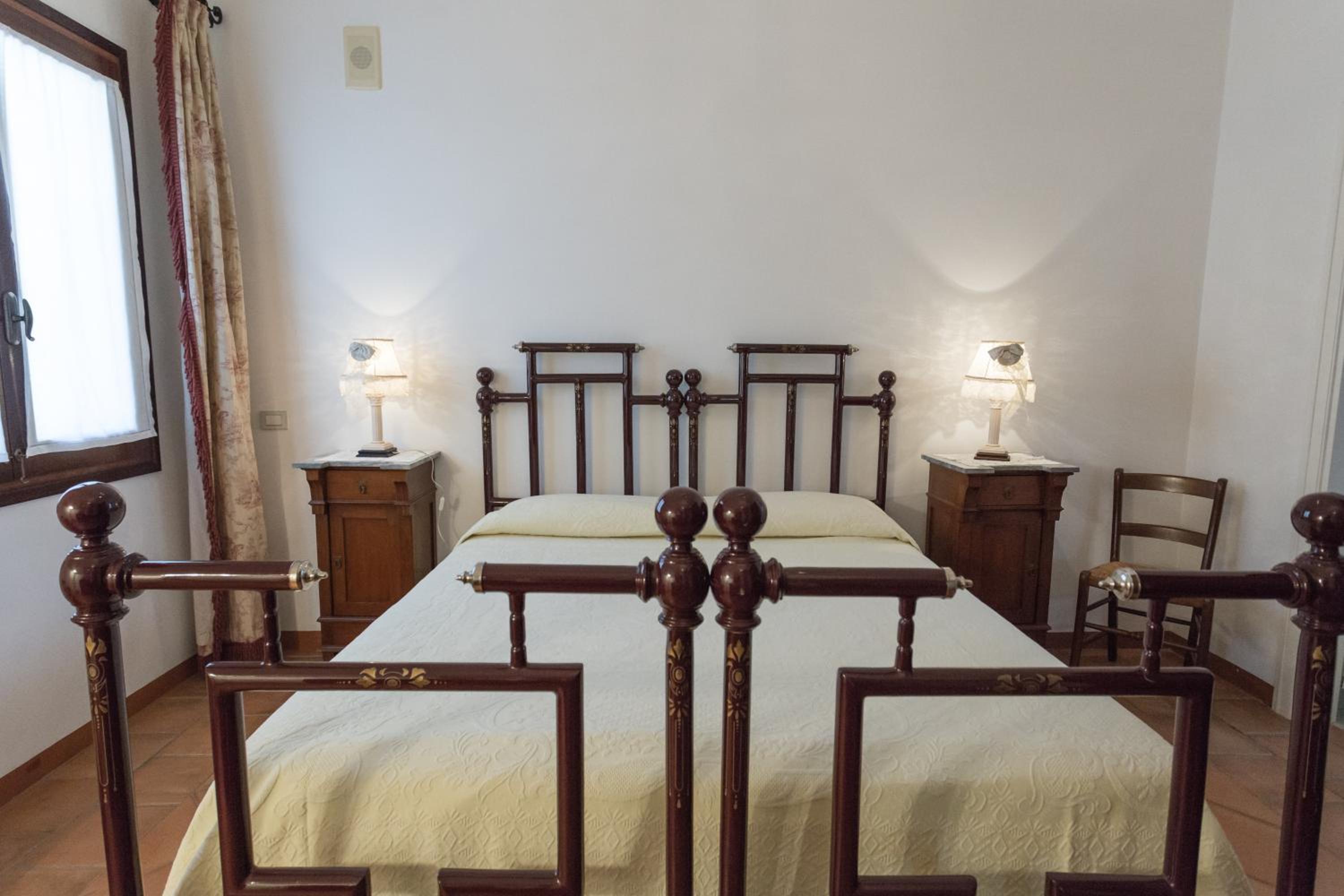 Villa Vetti - Exclusive Garden & Pool Retreat