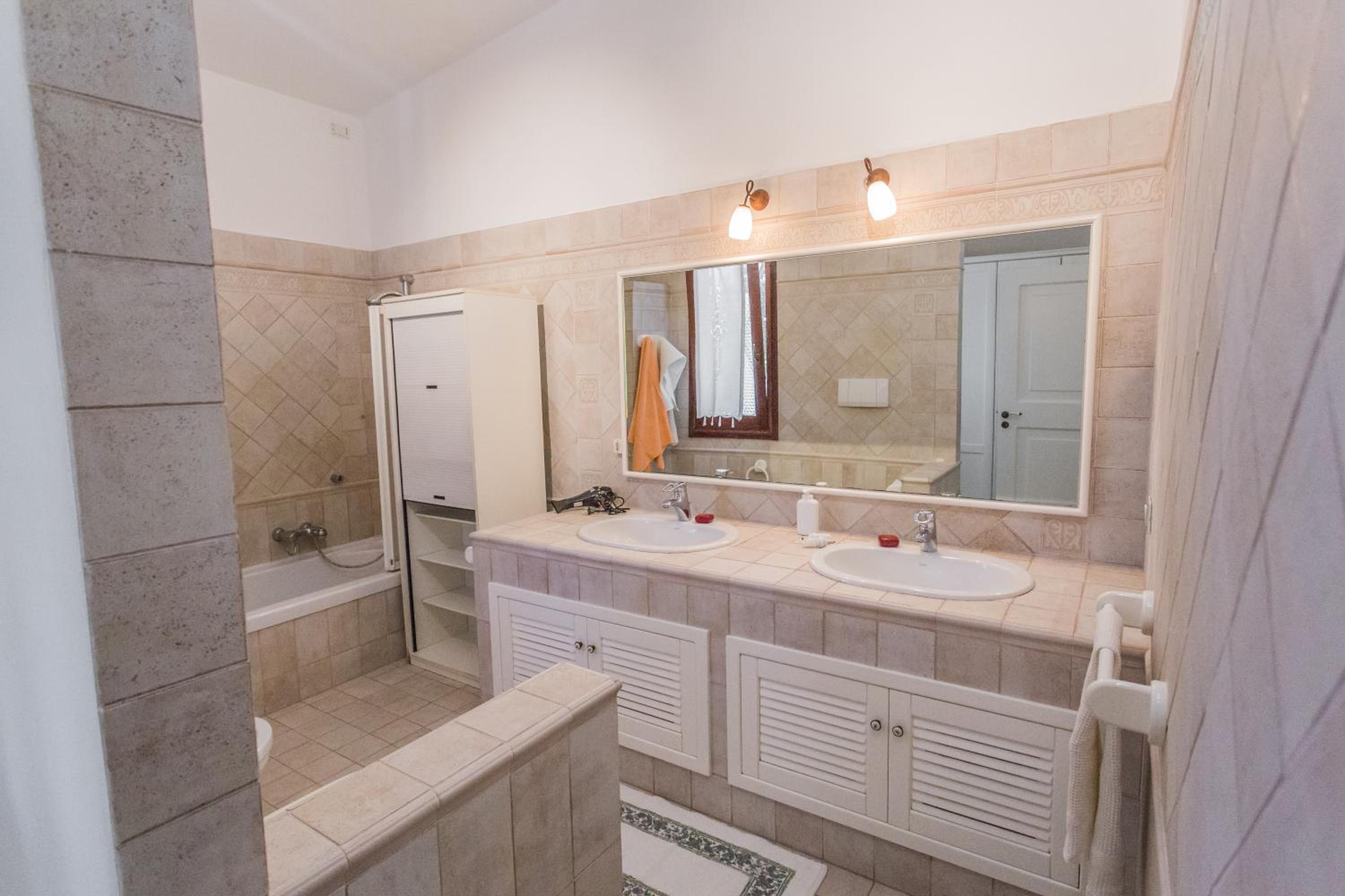 Villa Vetti - Exclusive Garden & Pool Retreat