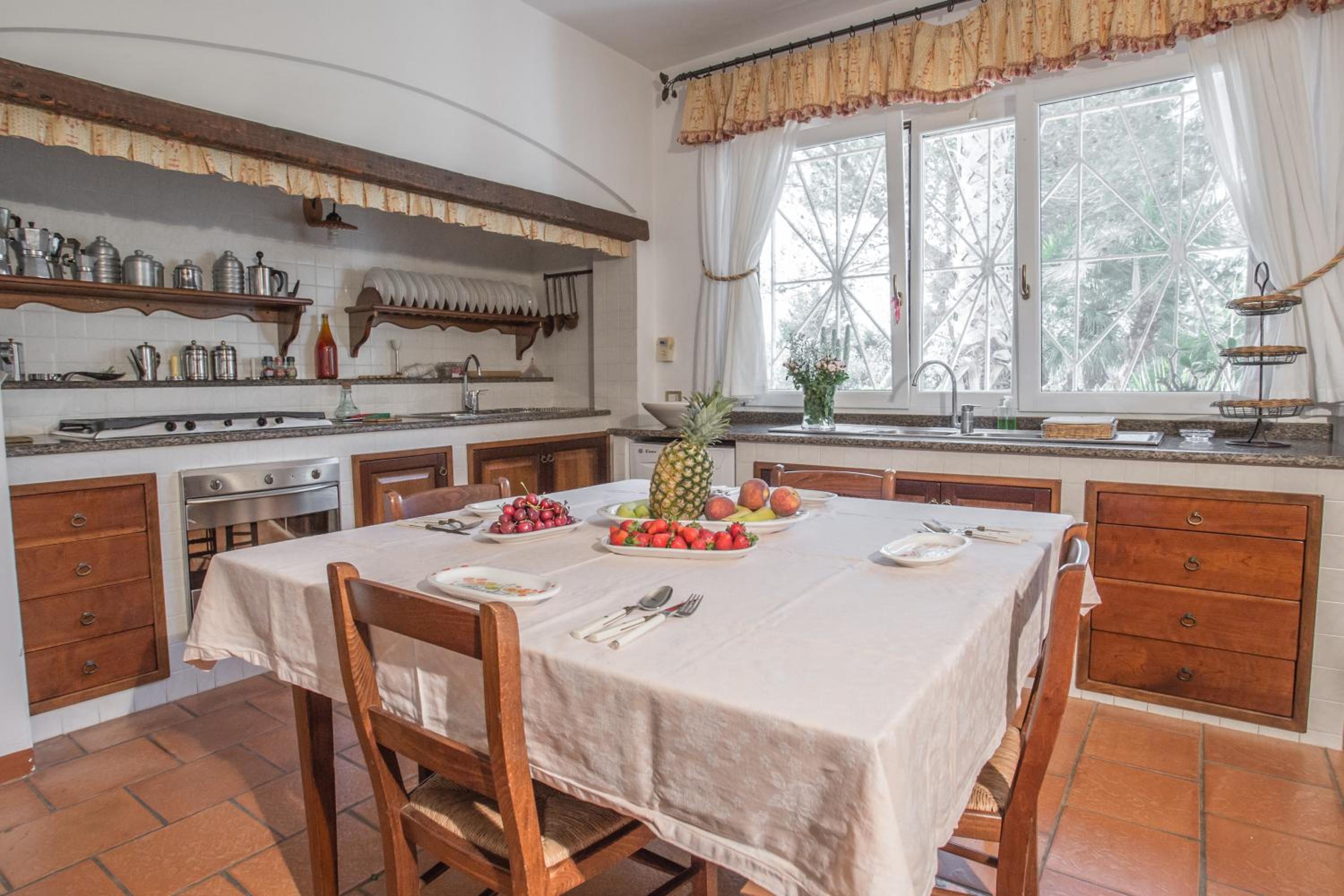 Villa Vetti - Exclusive Garden & Pool Retreat