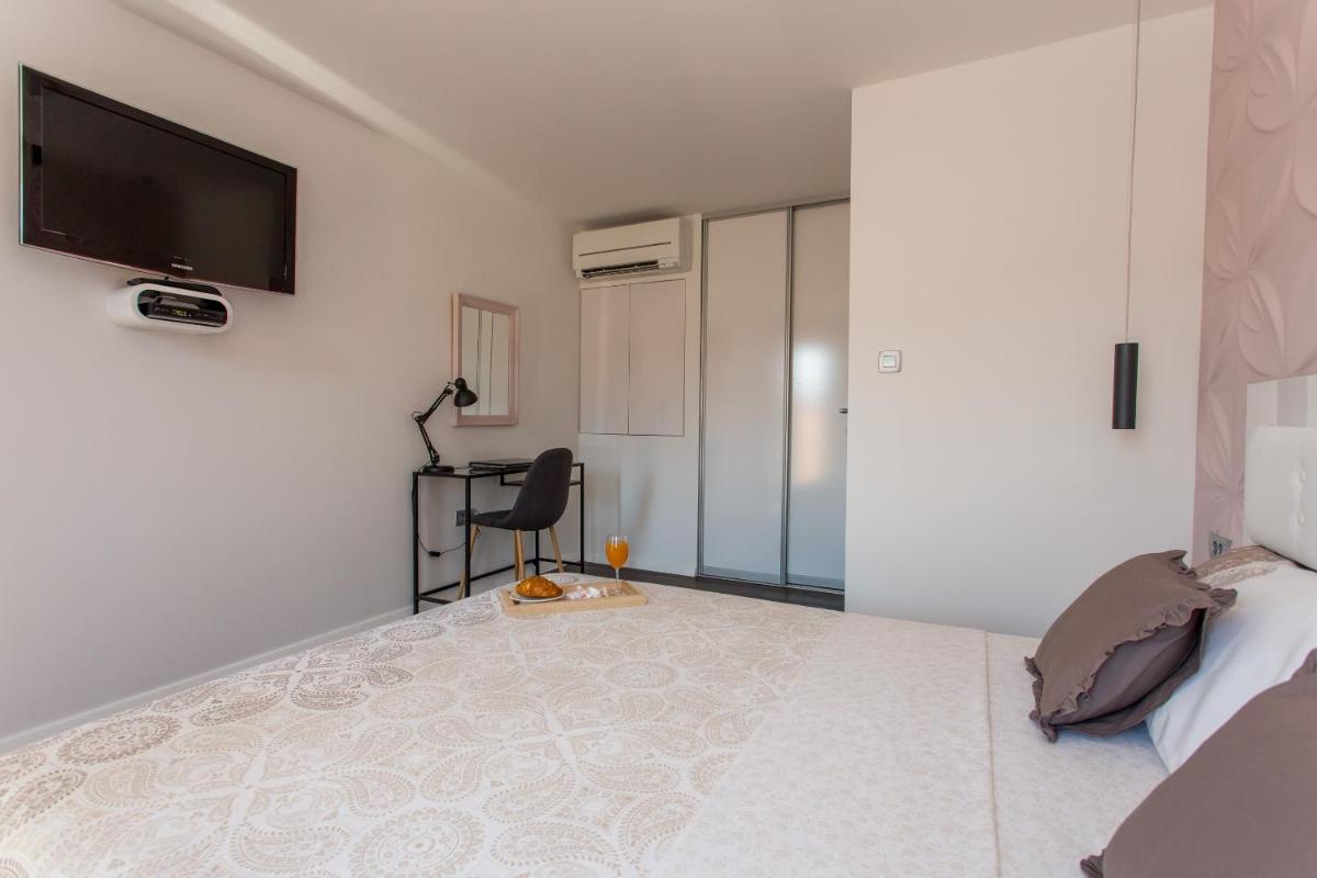 Apartment Teddy Bear photo 2