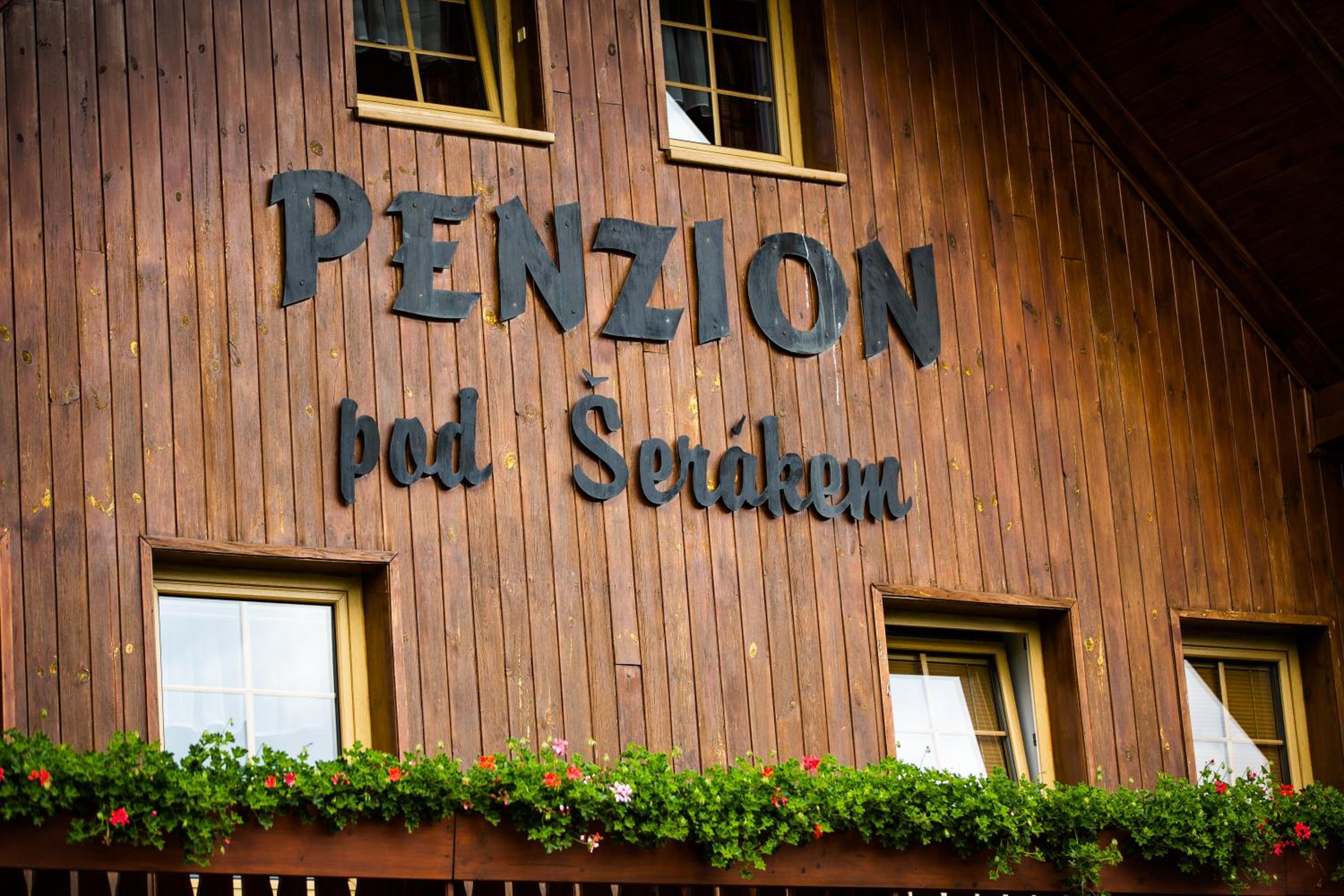 Penzion pod Šerákem