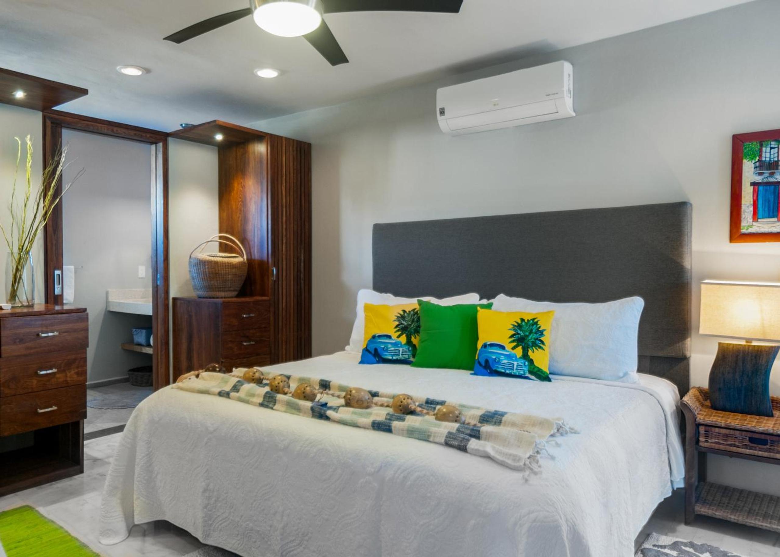 Casa Agua Azul - Family Getaway with Stunning Ocean Views