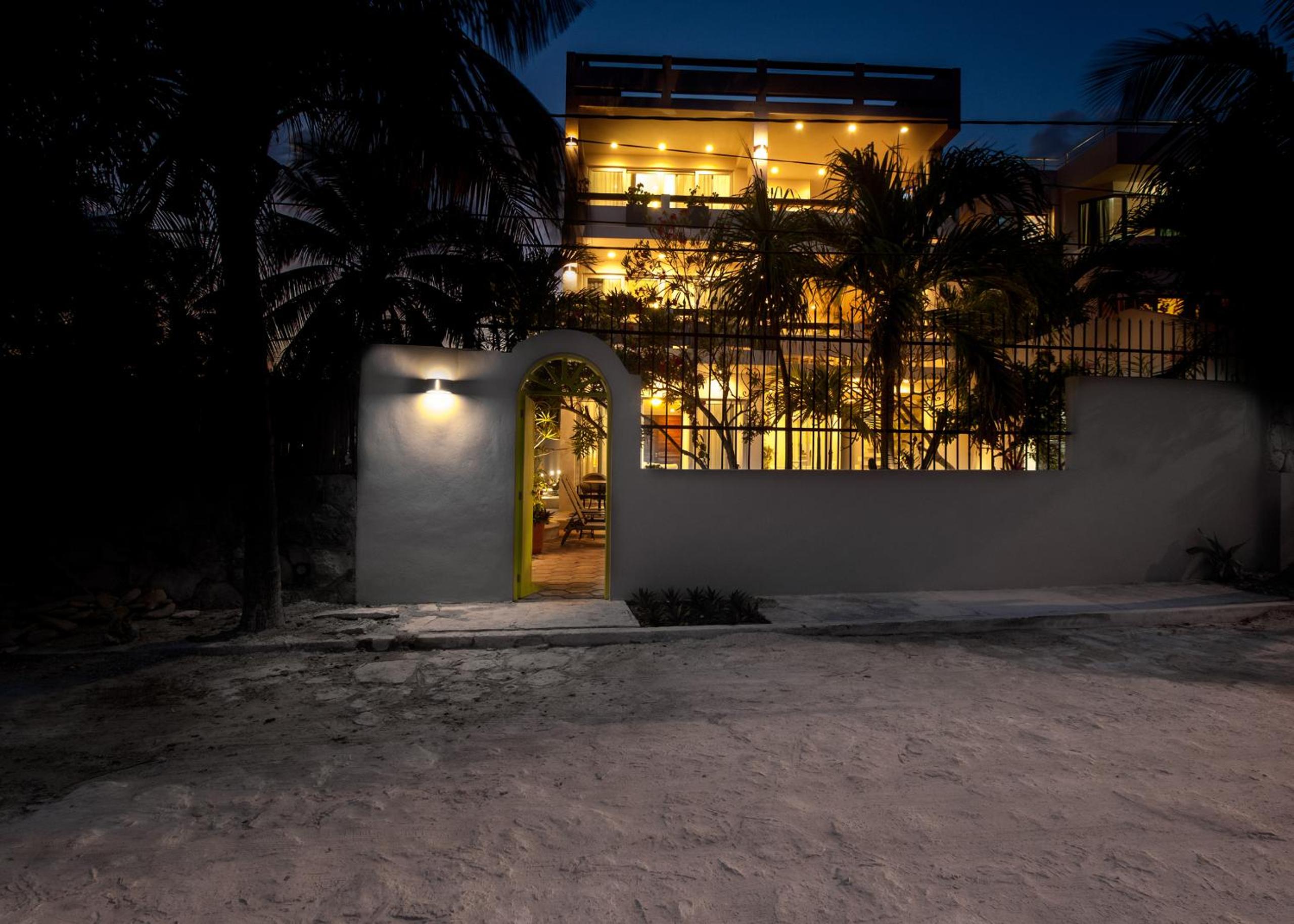 Casa Agua Azul - Family Getaway with Stunning Ocean Views