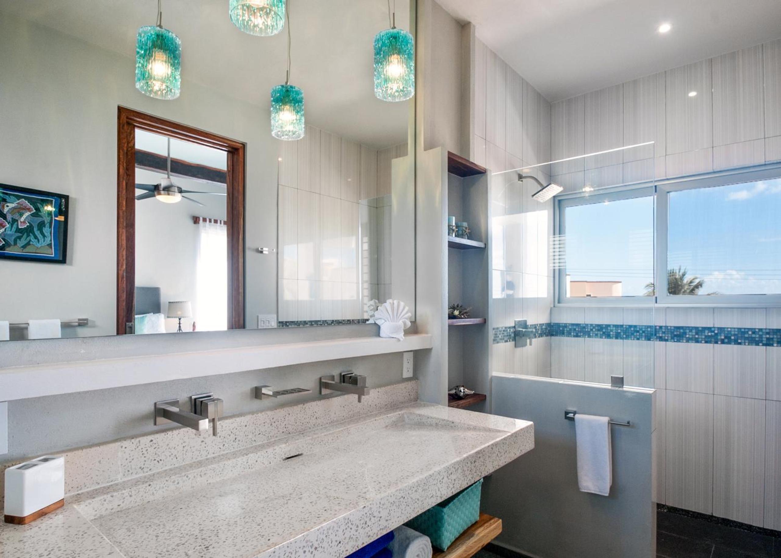 Casa Agua Azul - Family Getaway with Stunning Ocean Views