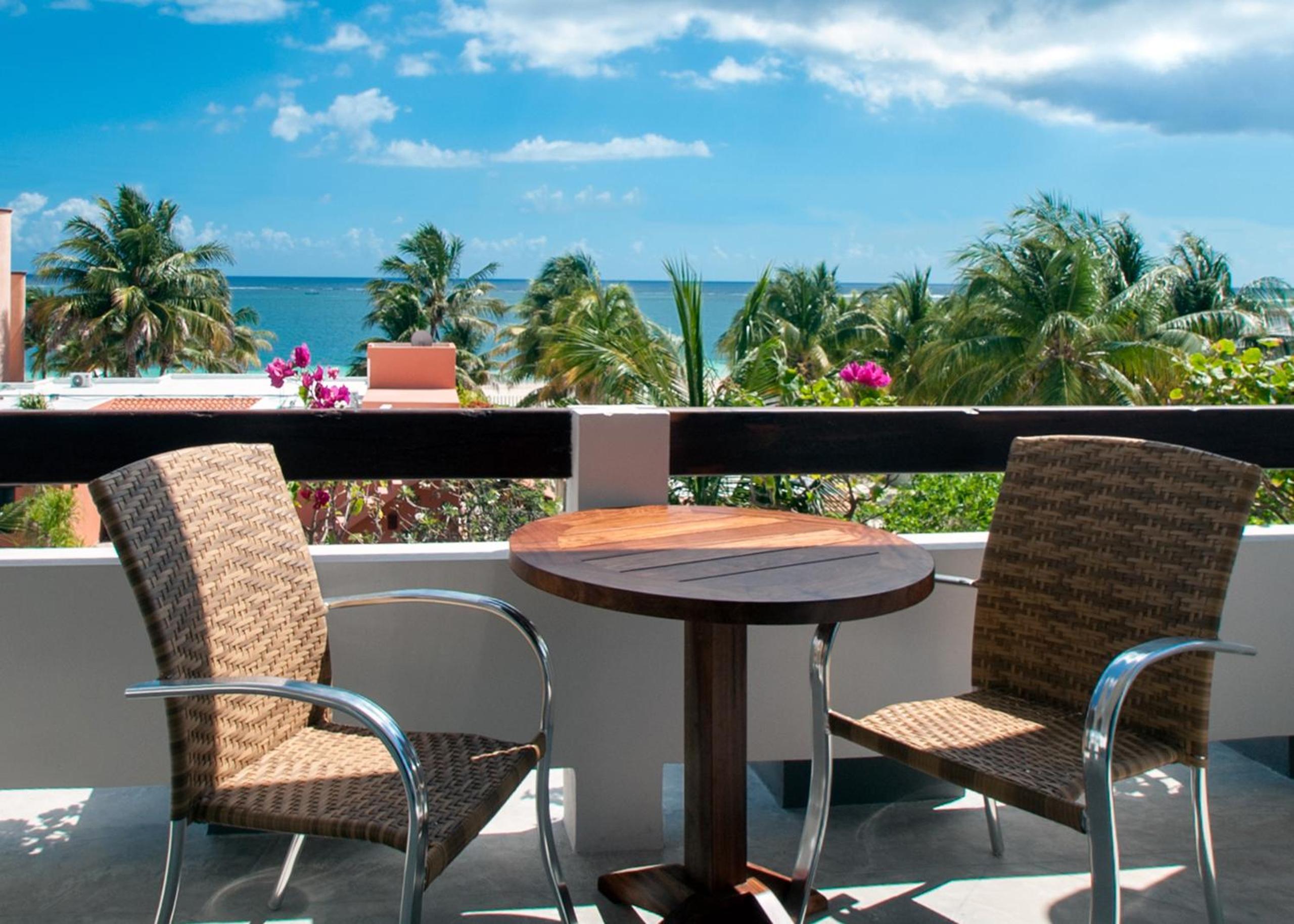 Casa Agua Azul - Family Getaway with Stunning Ocean Views