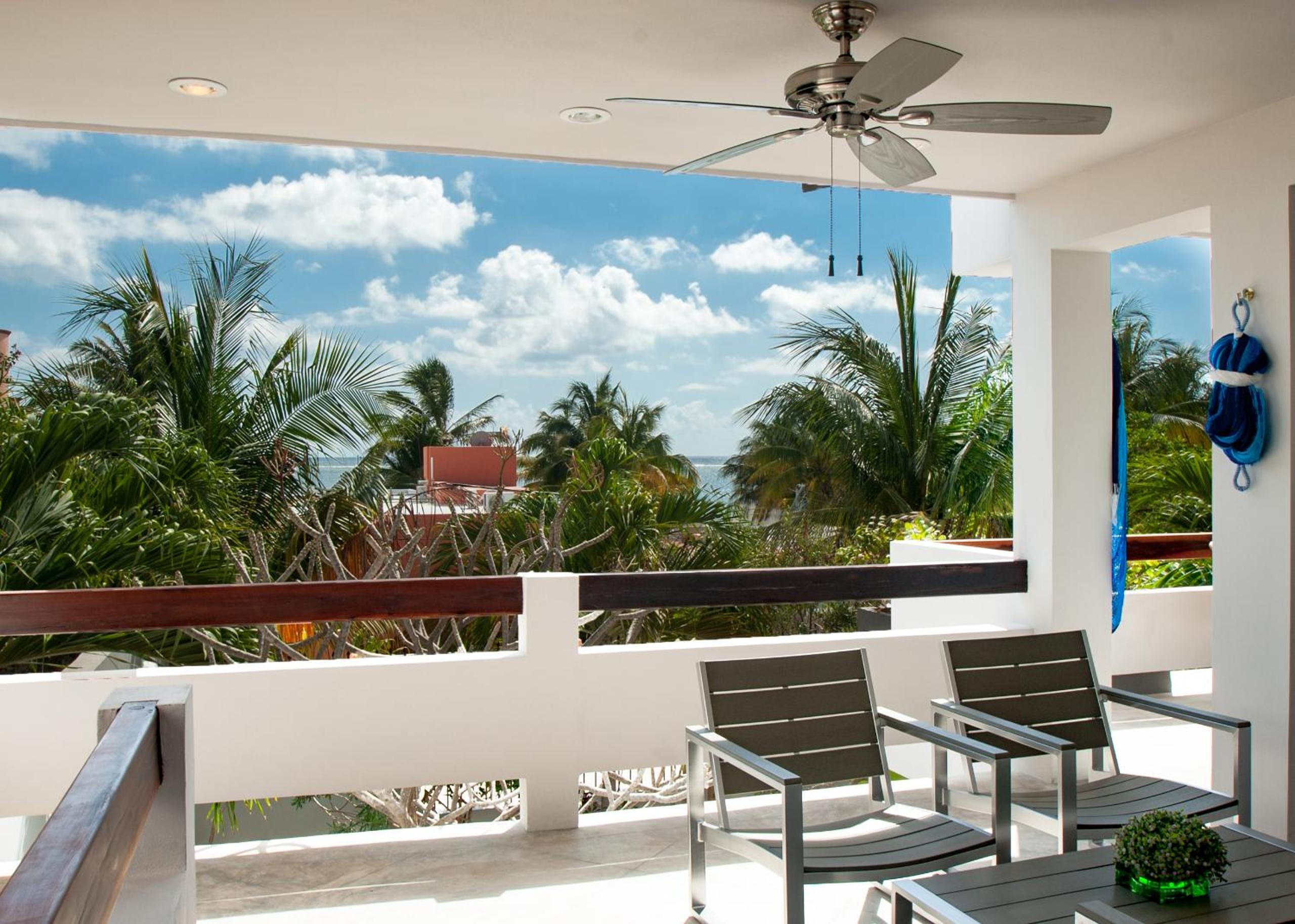 Casa Agua Azul - Family Getaway with Stunning Ocean Views