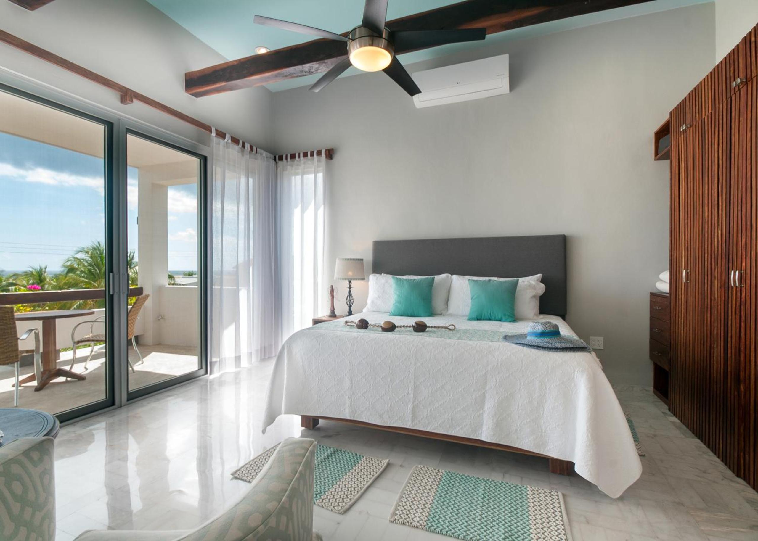 Casa Agua Azul - Family Getaway with Stunning Ocean Views