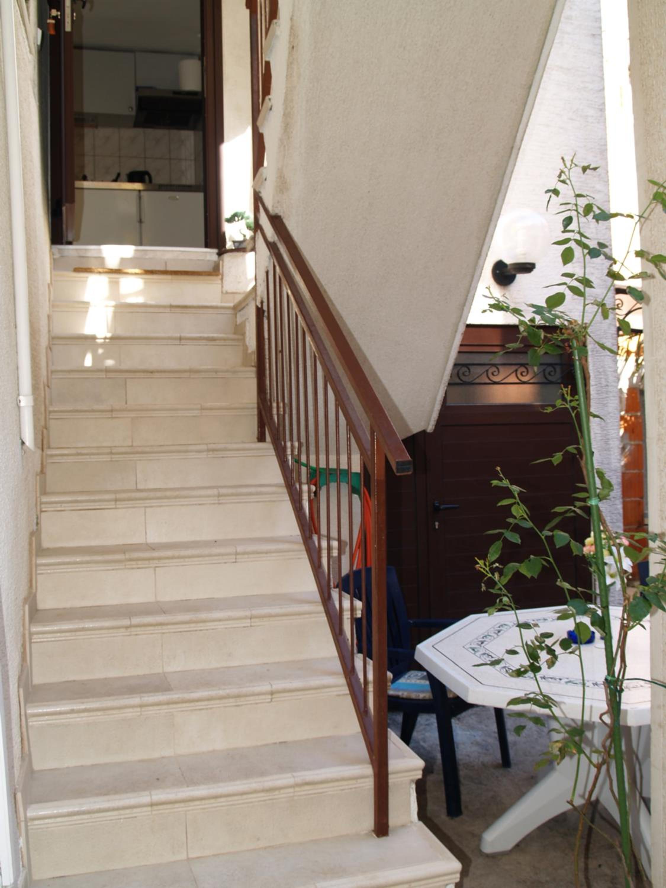 Apartment Nana 1 view 3