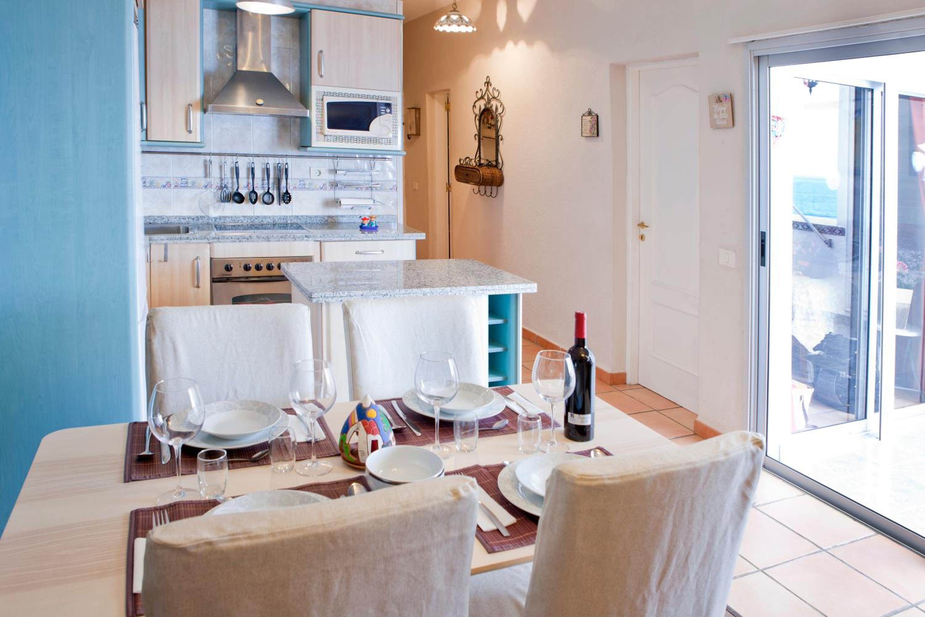 Beachfront apartment in paradise view 5