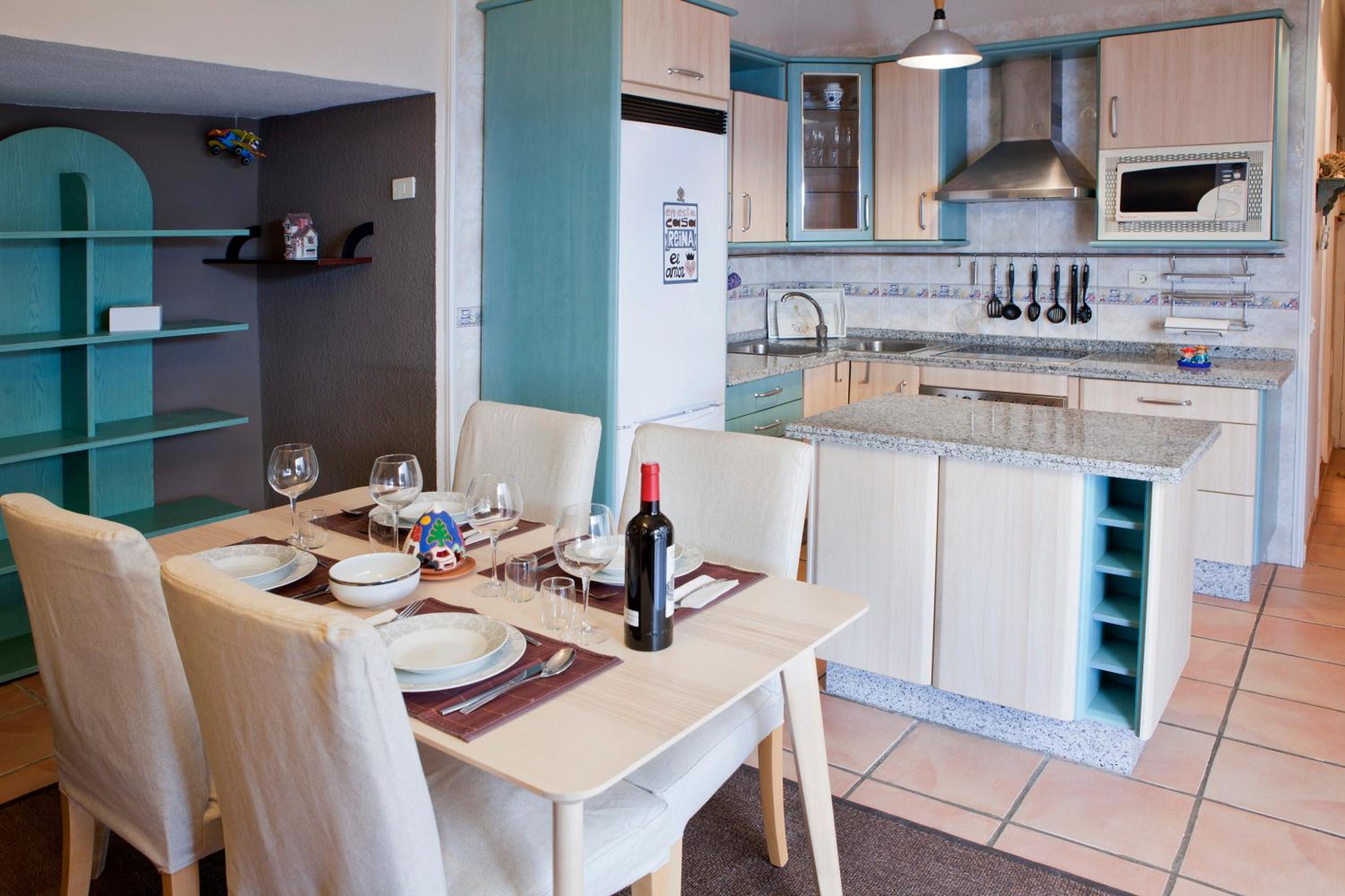 Beachfront apartment in paradise view 4