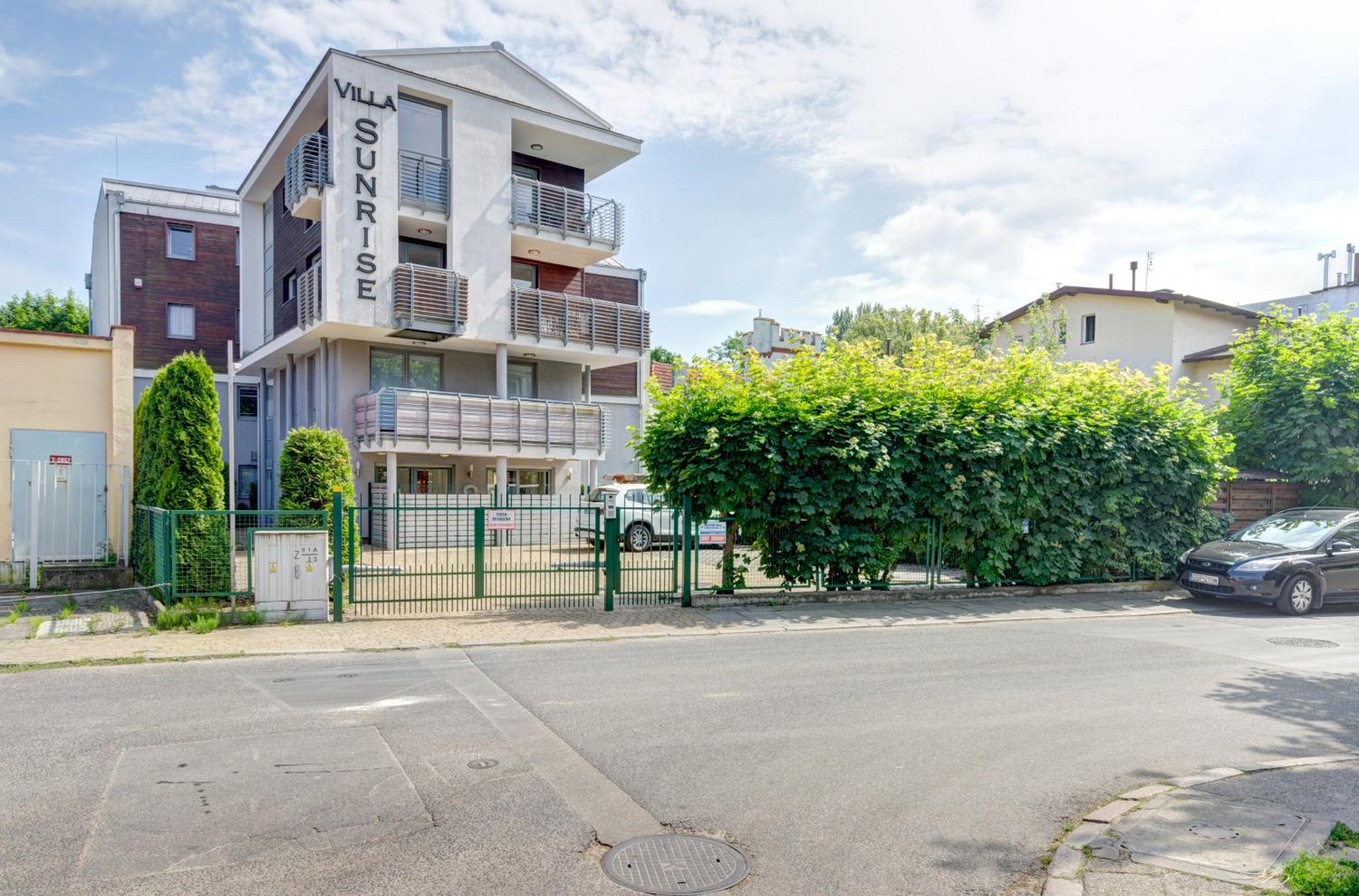 Sunrise apartments close to the beach & by Noclegi Renters