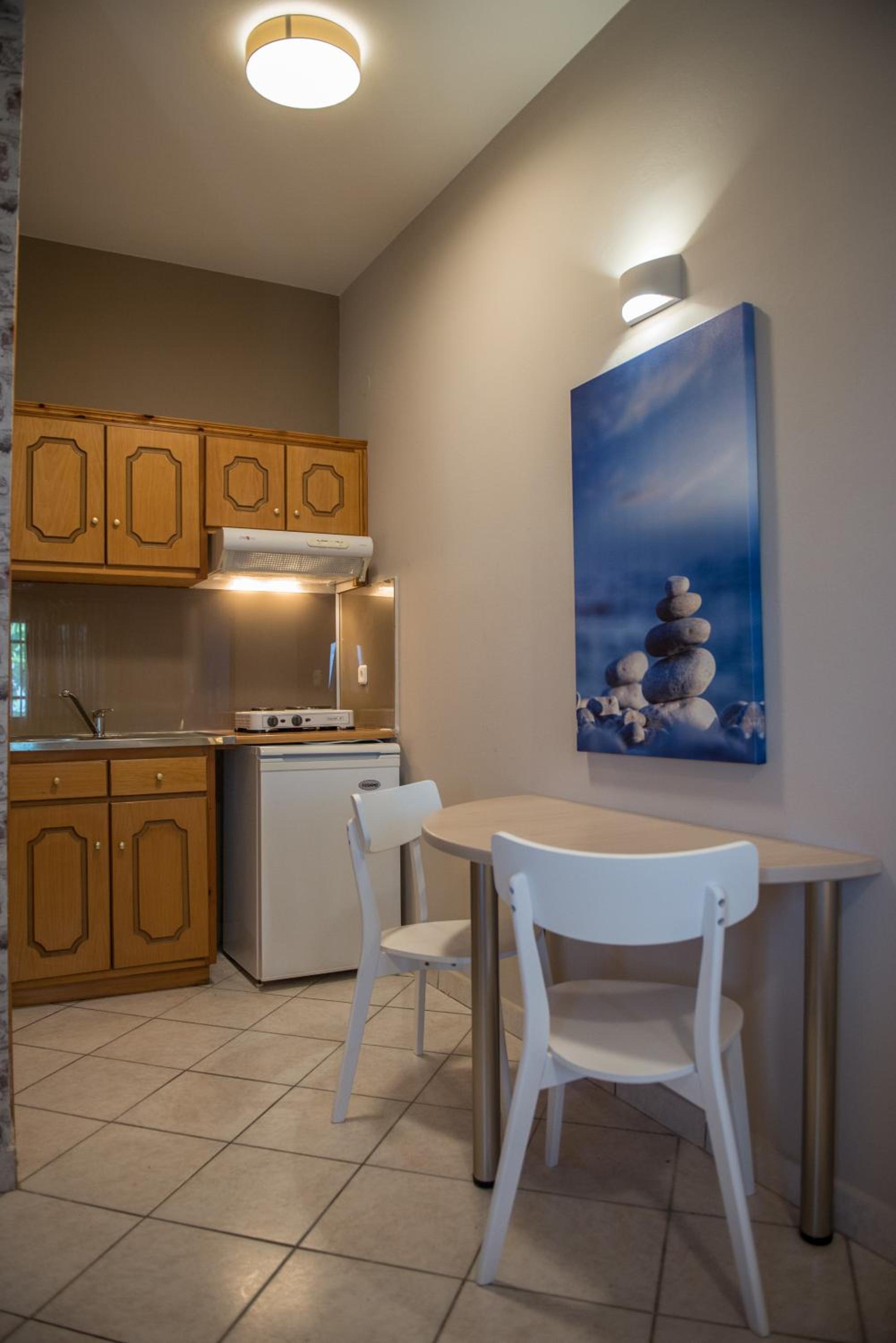Aloni Studios & Apartments