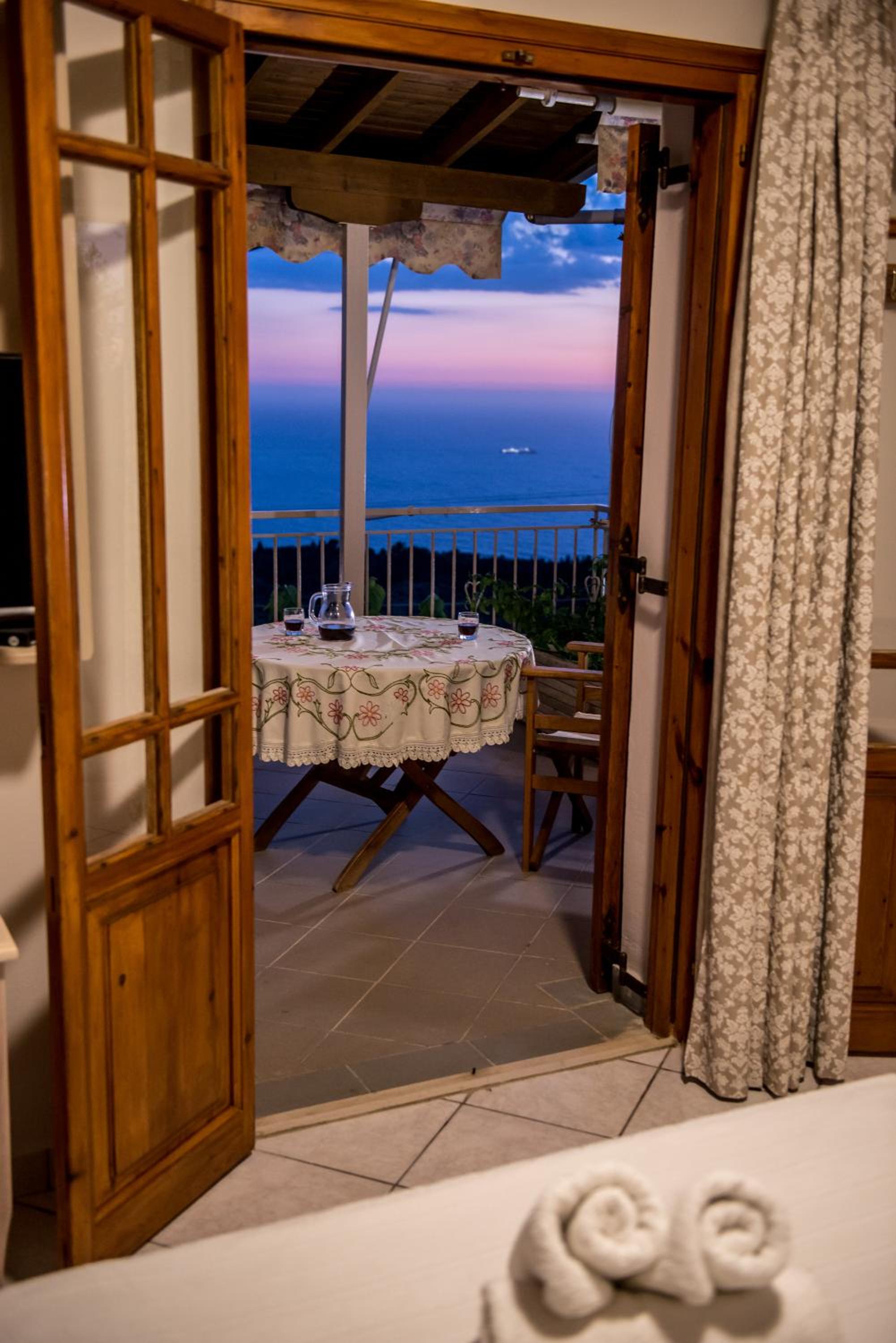 Aloni Studios & Apartments