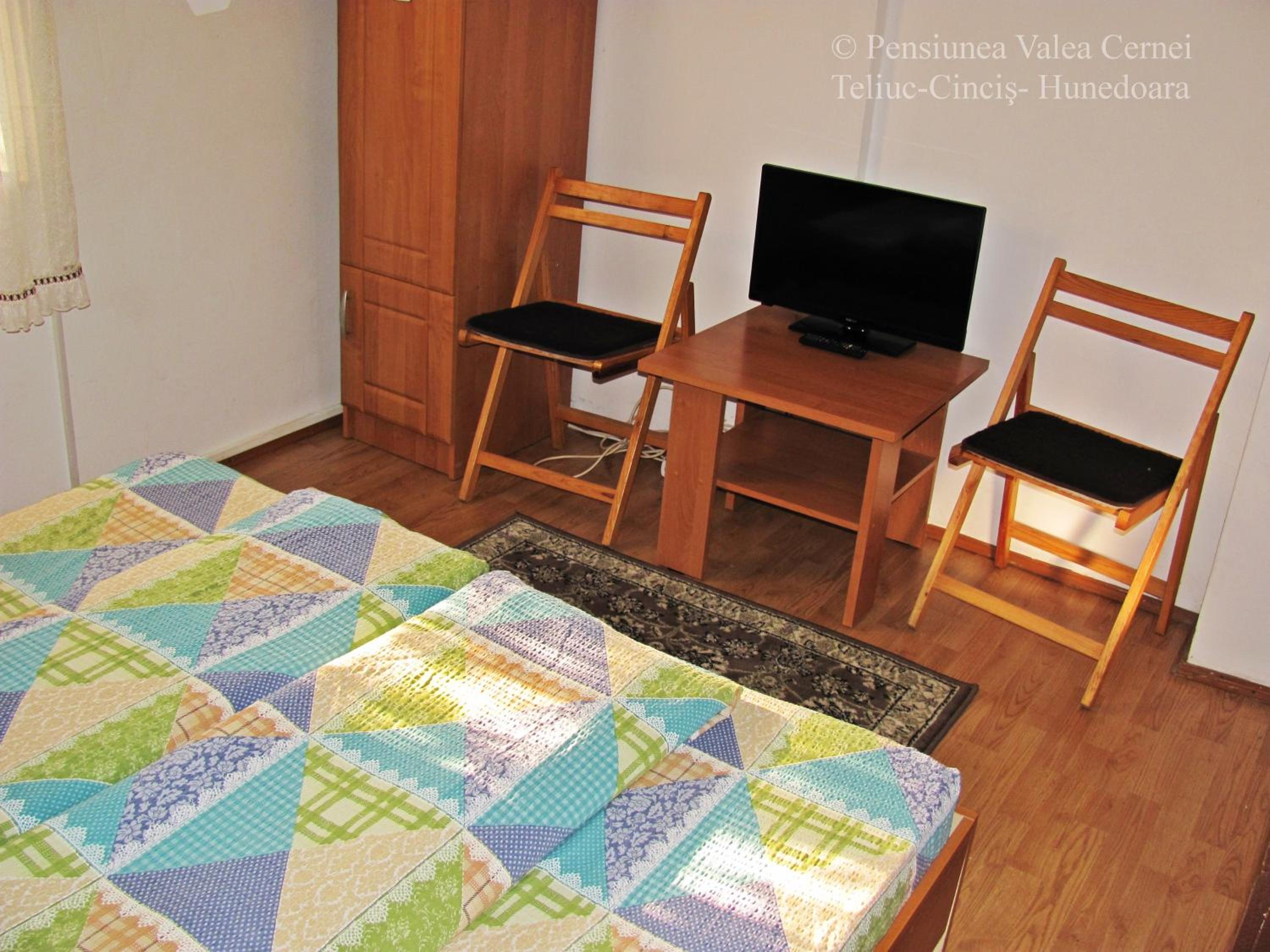 Pensiunea Valea Cernei view 5