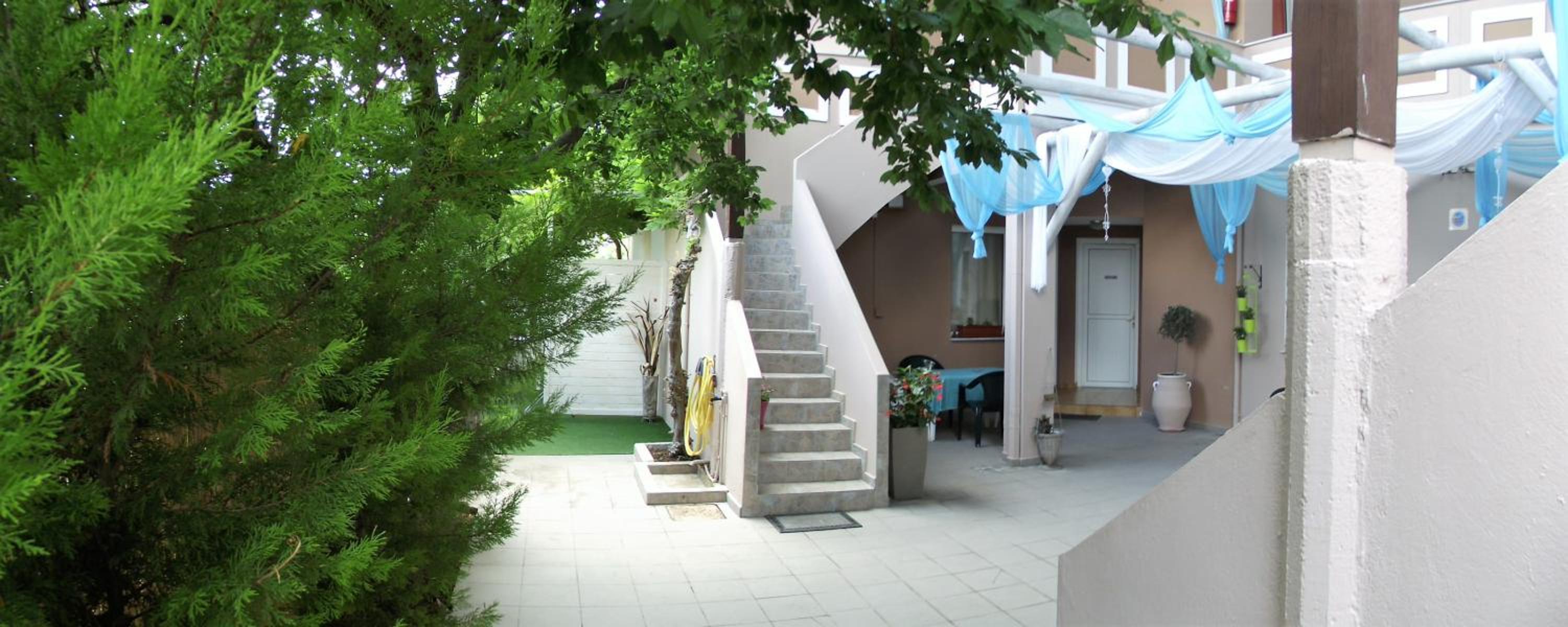 Studio Napoleon view 4
