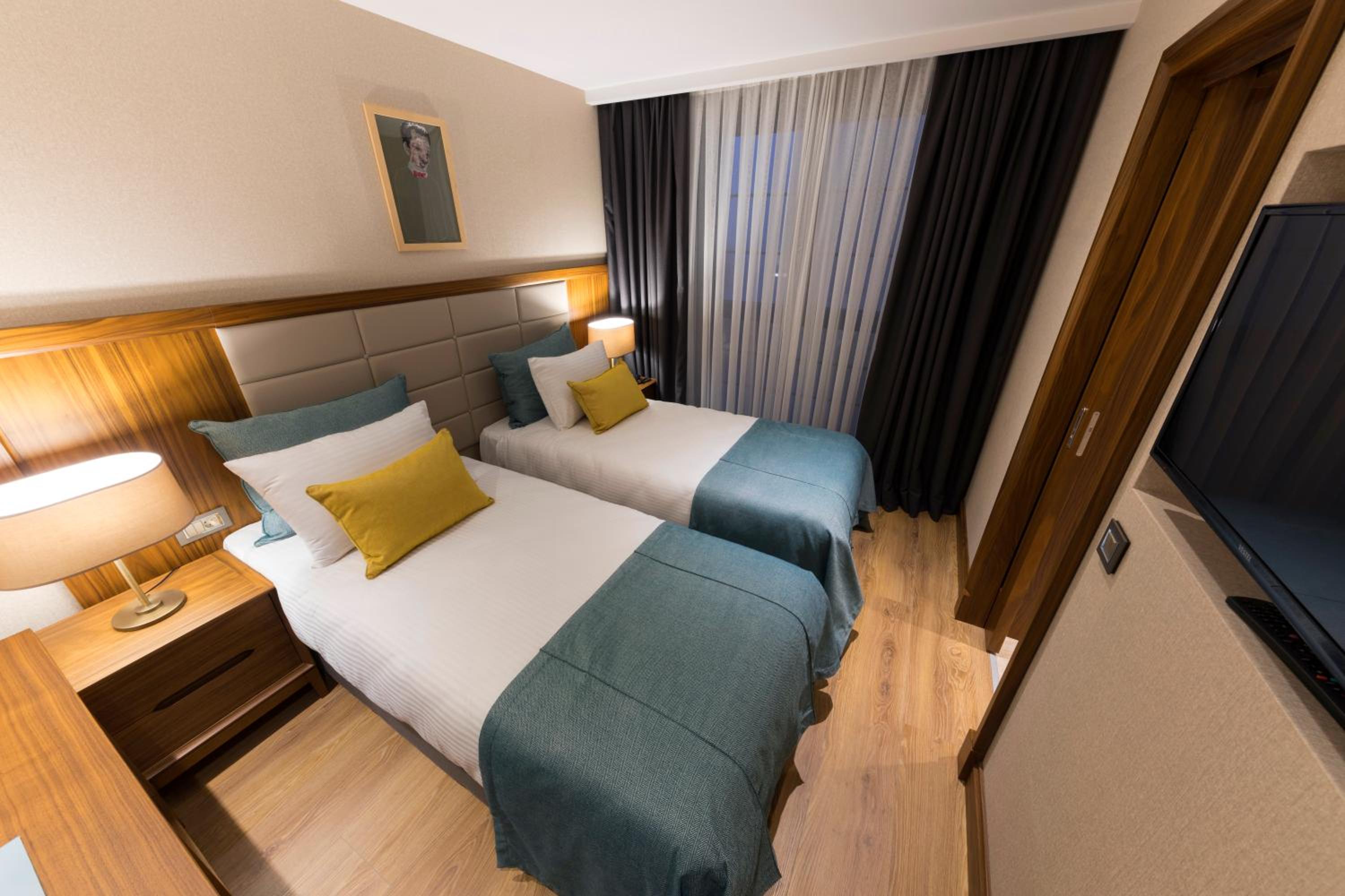 Endless Art Hotel-Special Category - Image 5